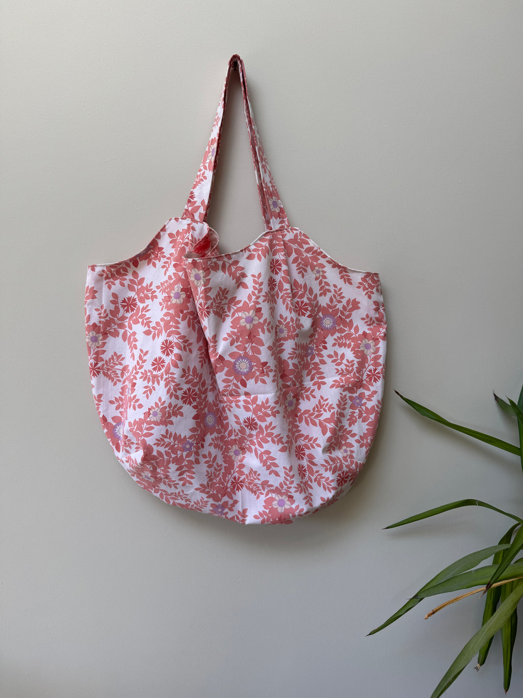 Market Tote - Red and White Floral