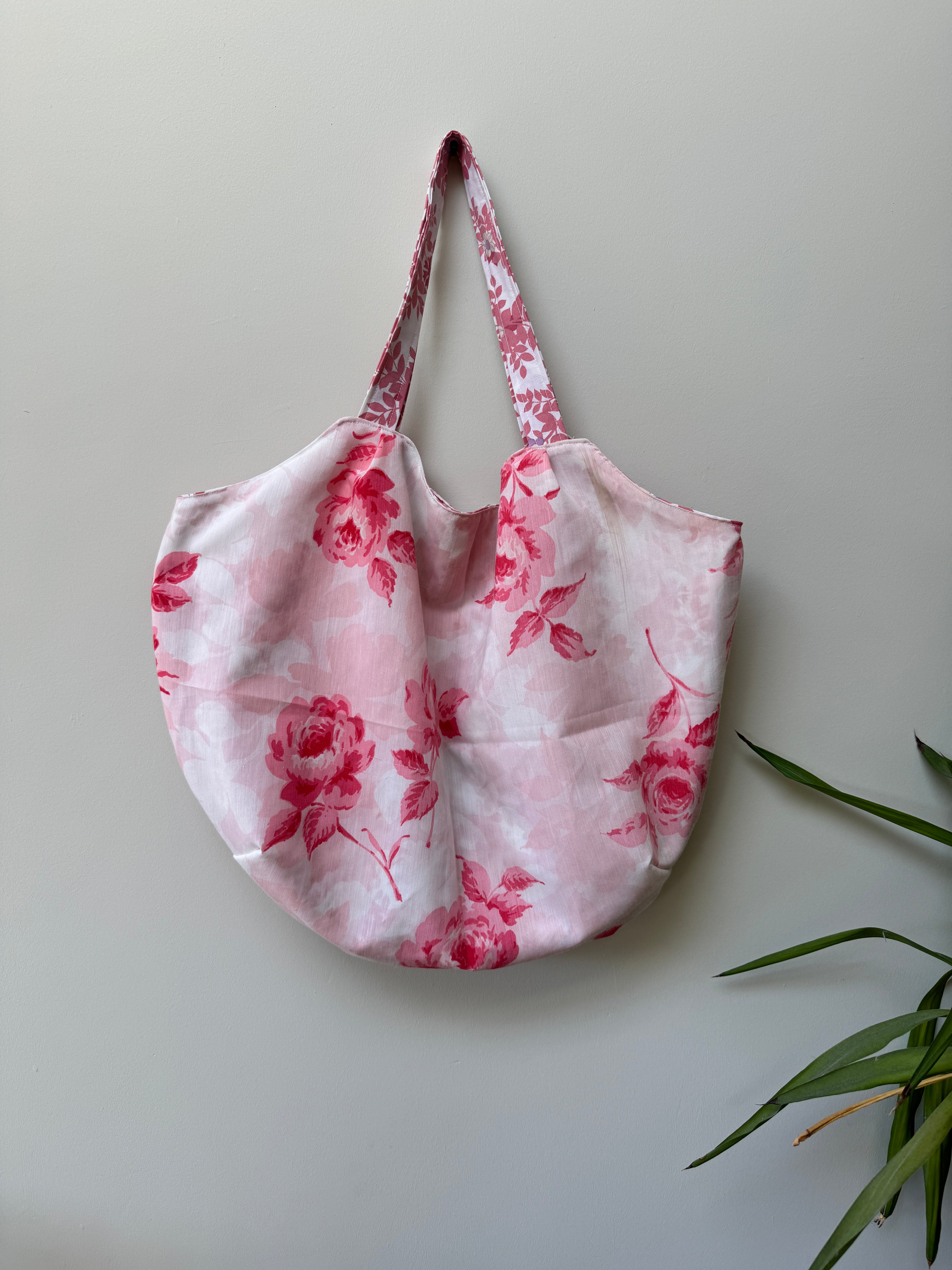 Market Tote - Red and White Floral