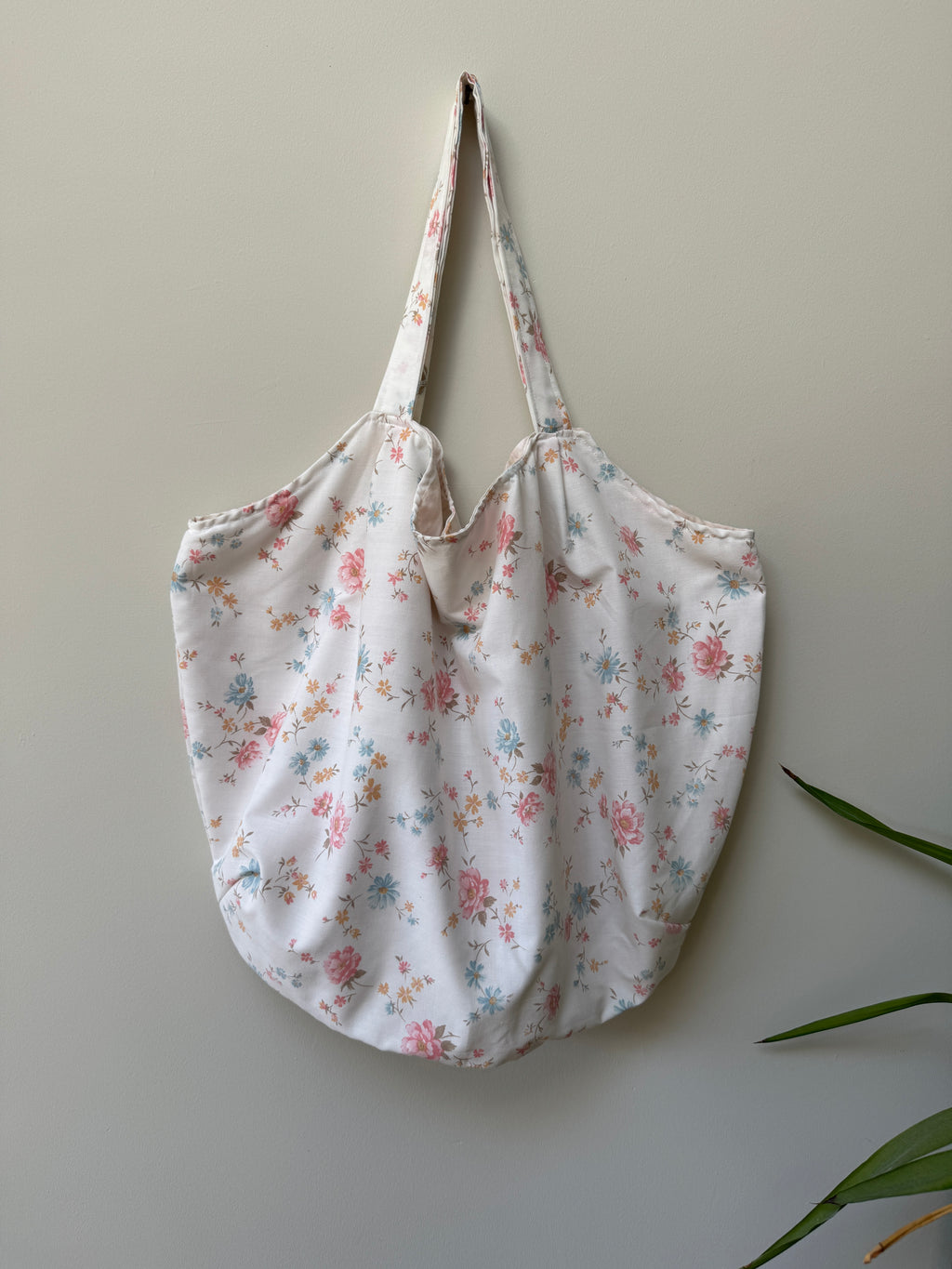 Market Tote - Floral Meadow (beige leaf inside)
