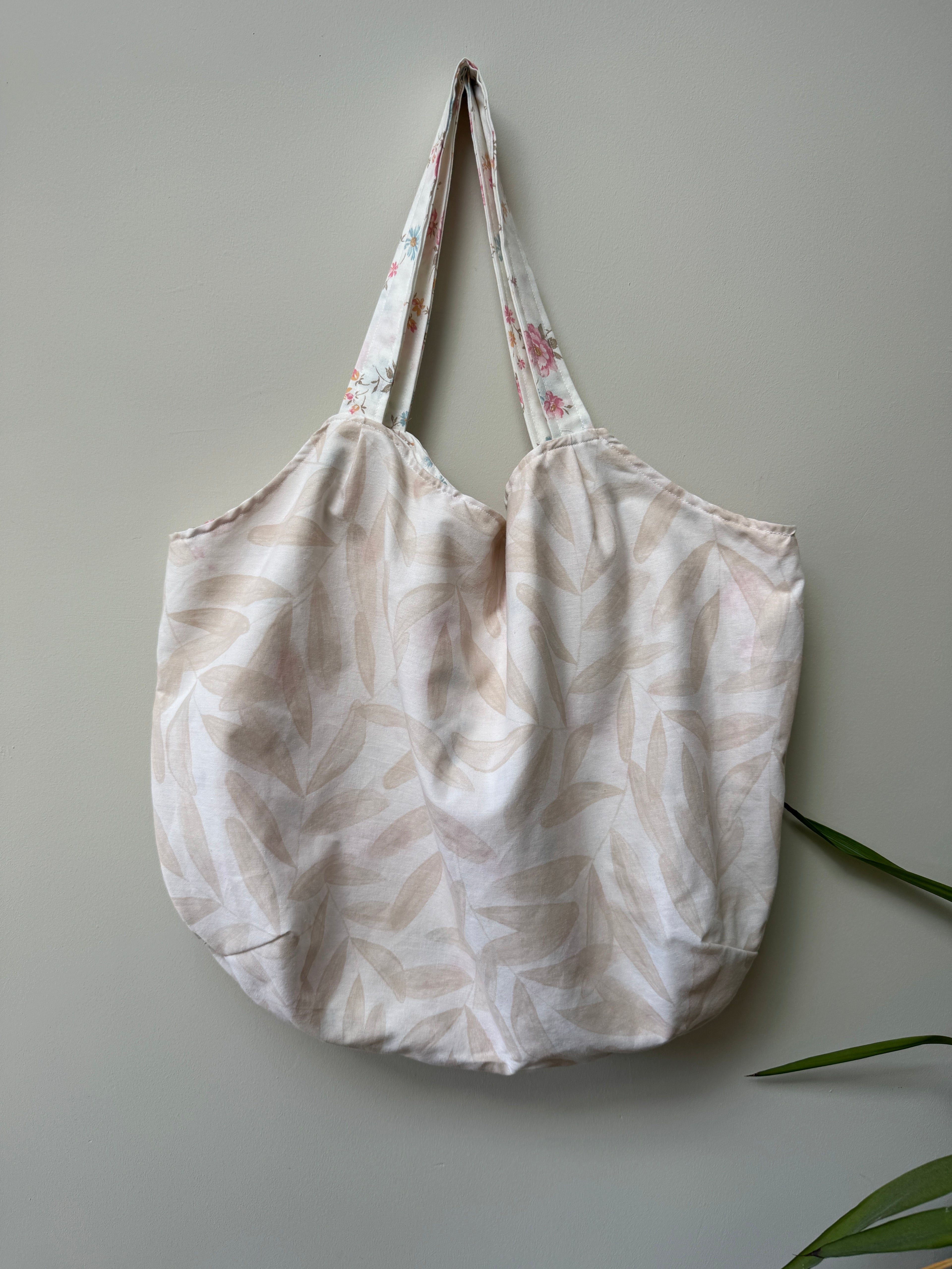 Market Tote - Floral Meadow (beige leaf inside)