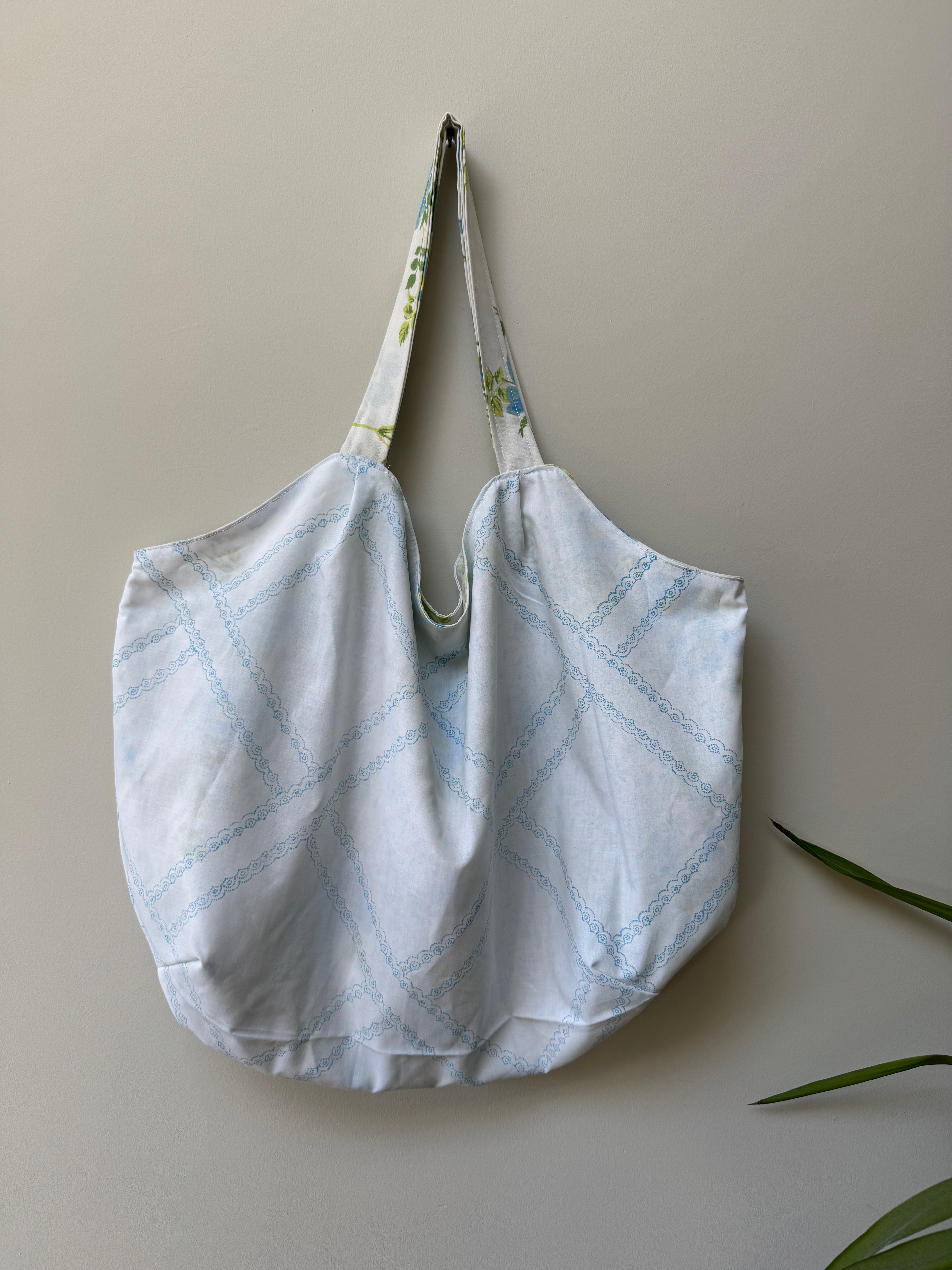 Market Tote - Vintage Blue Floral