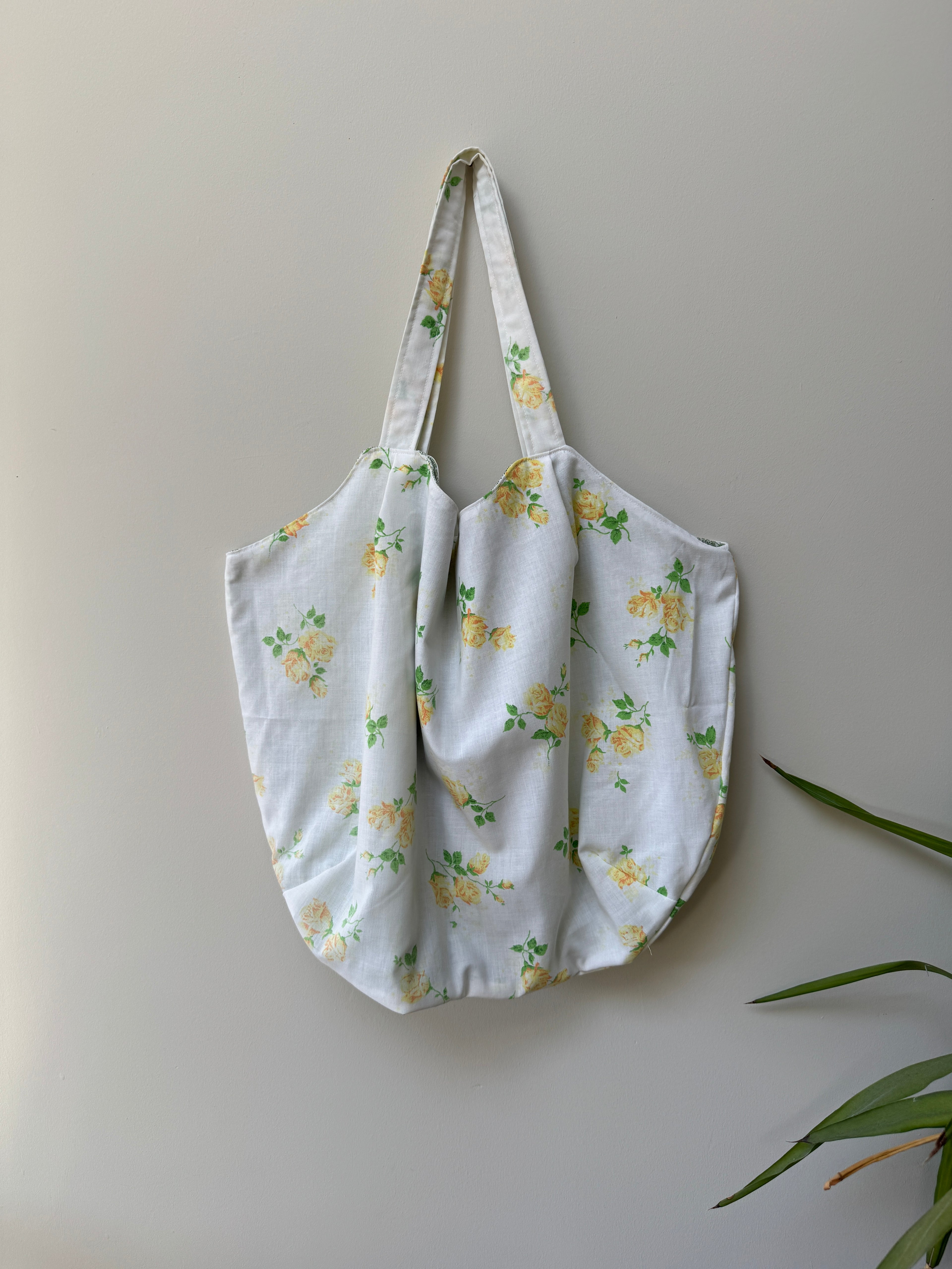 Market Tote - Yellow Roses