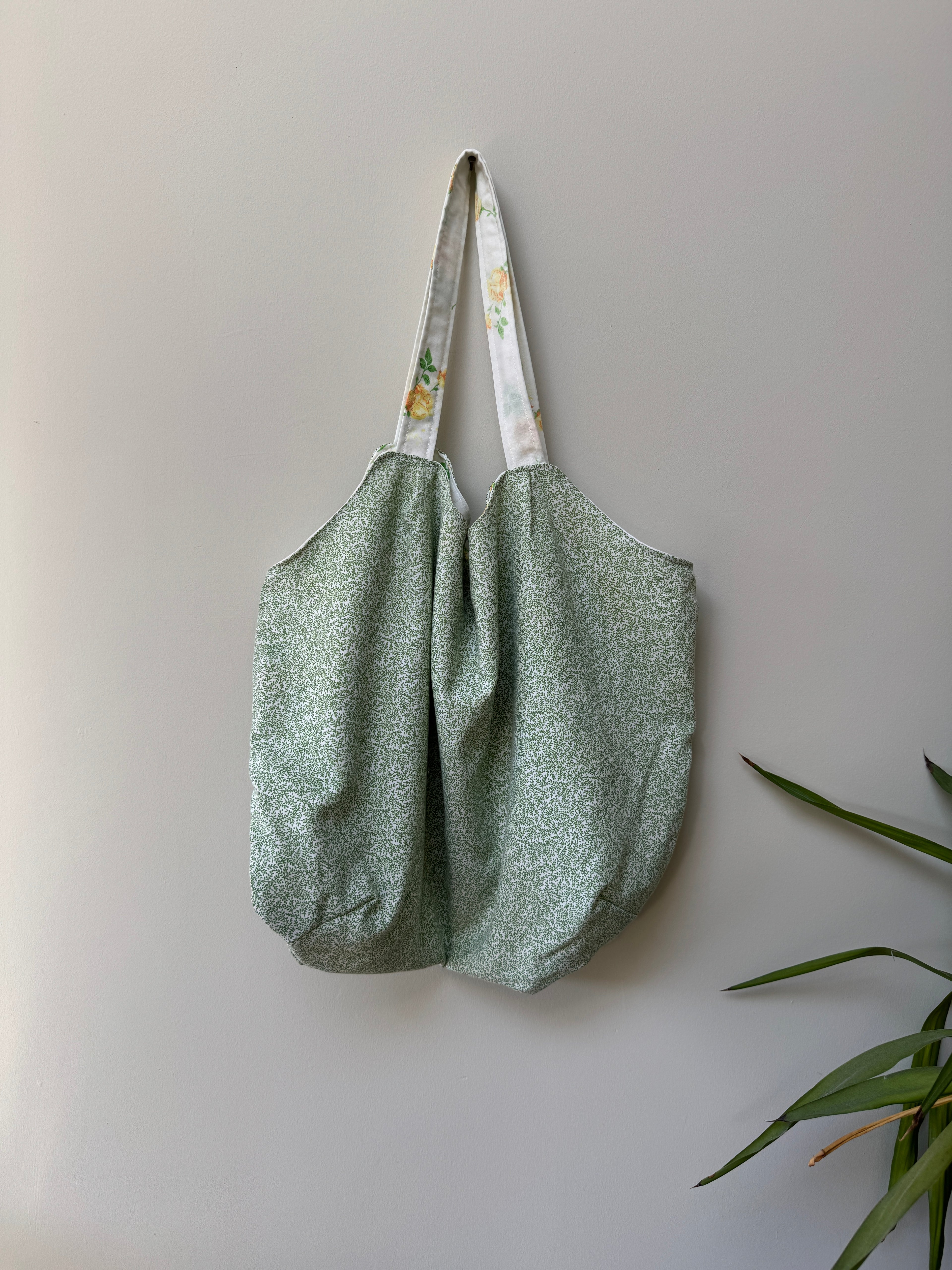 Market Tote - Yellow Roses