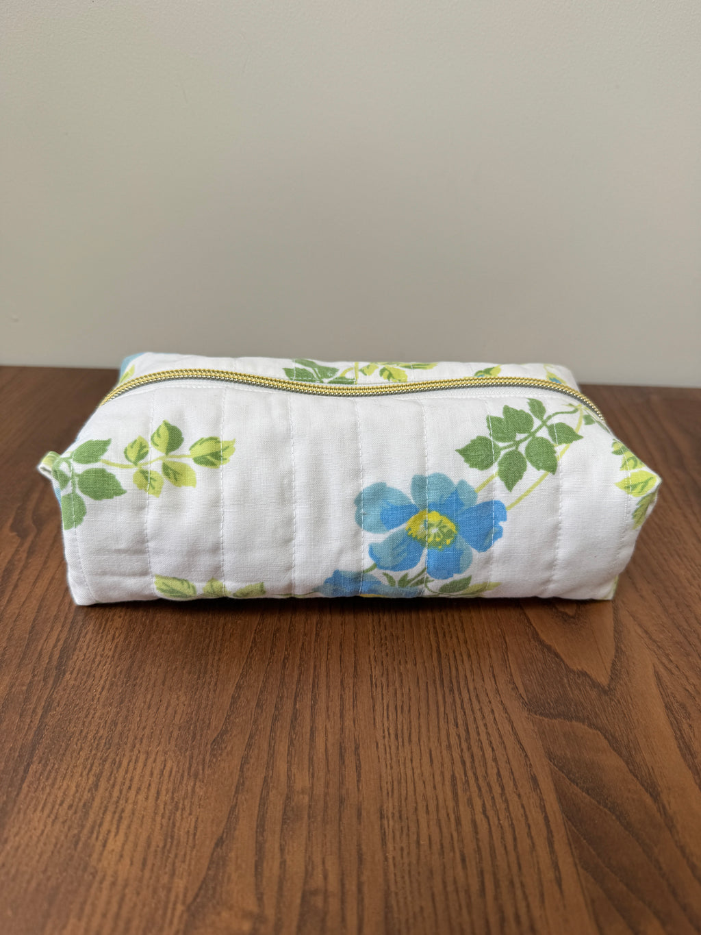 Boxy Zipper Pouch - Vintage Blue Floral