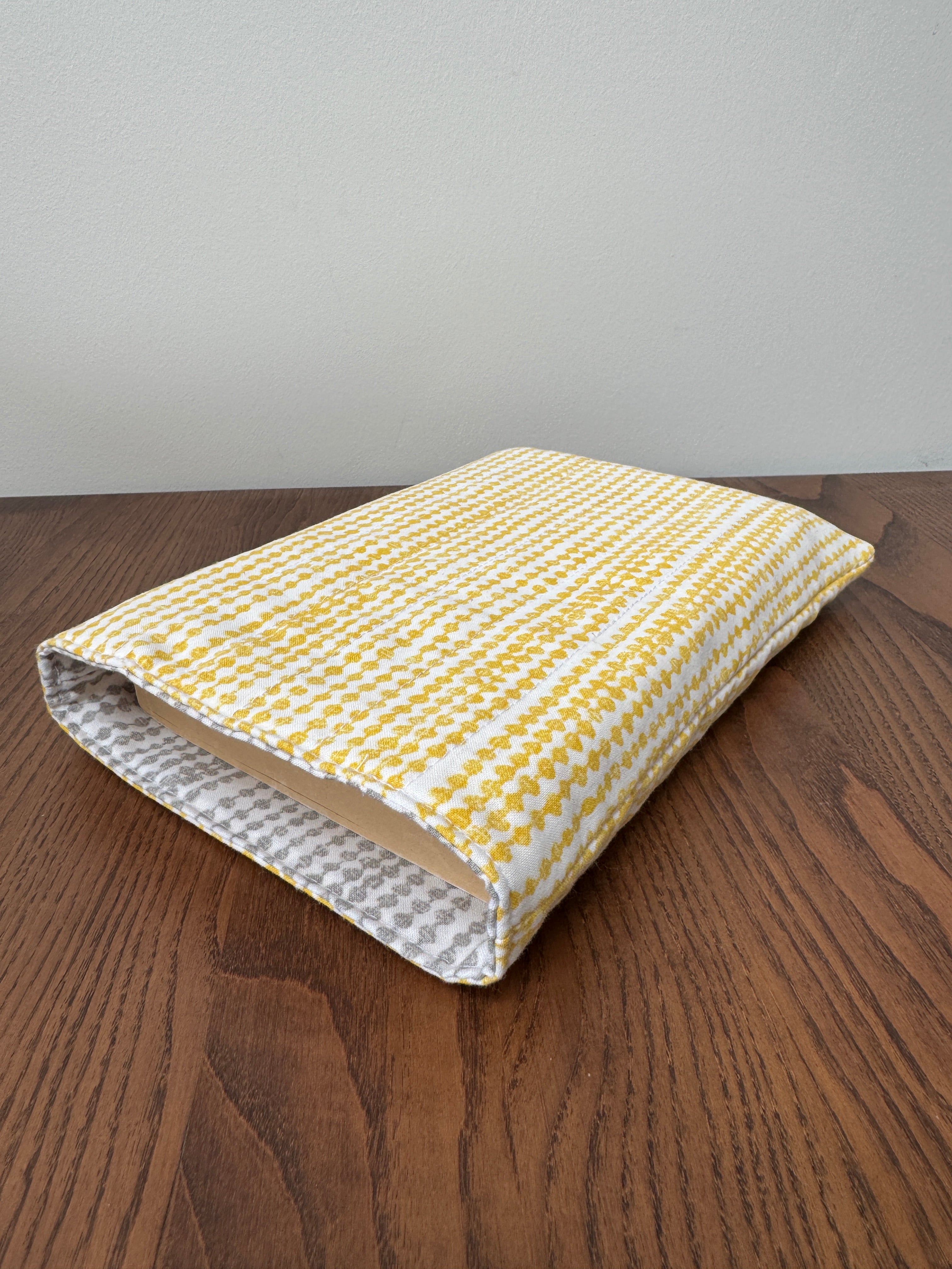 Book Sleeve - Yellow Beads