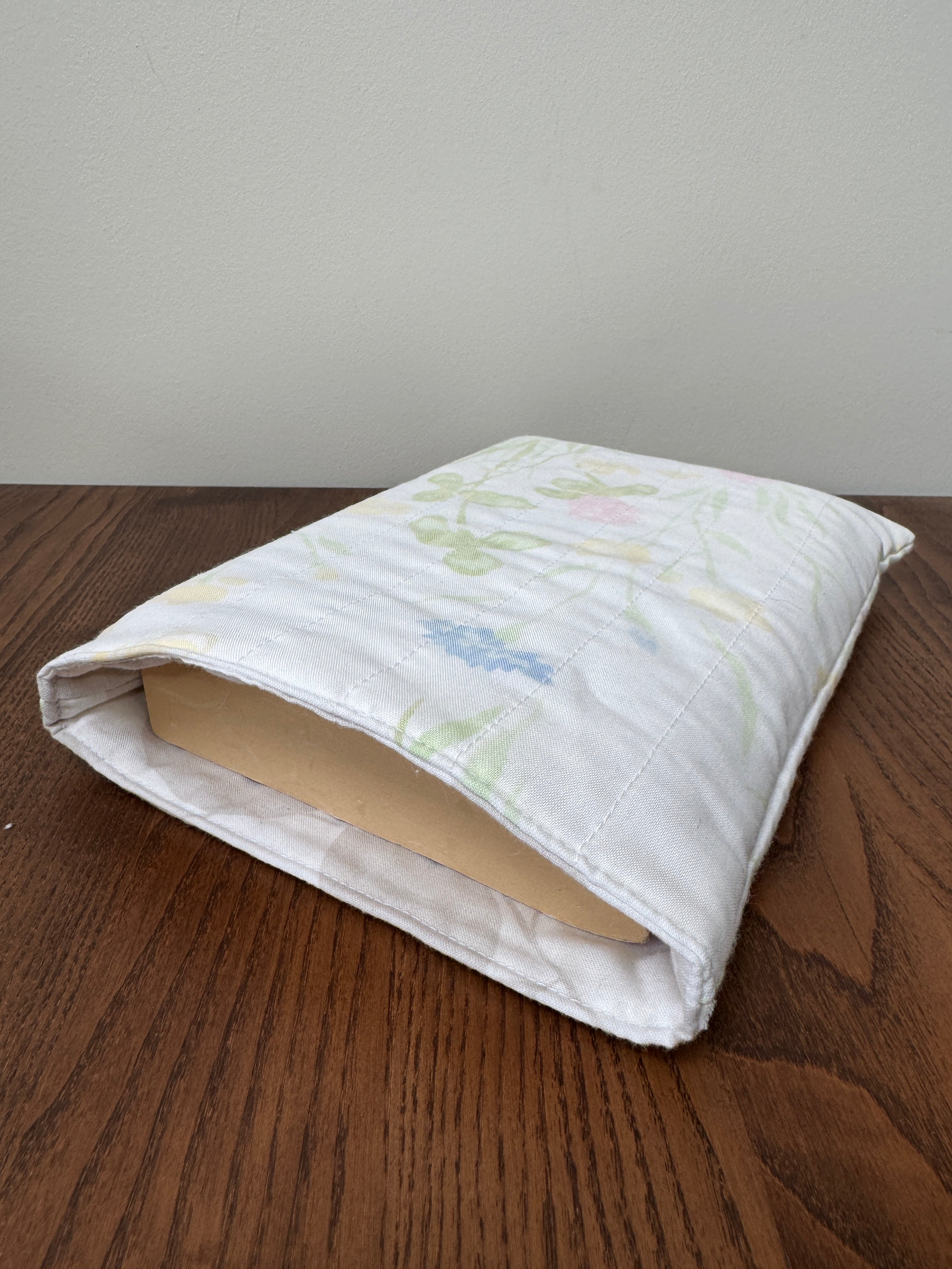 Book Sleeve - Vintage Flowers