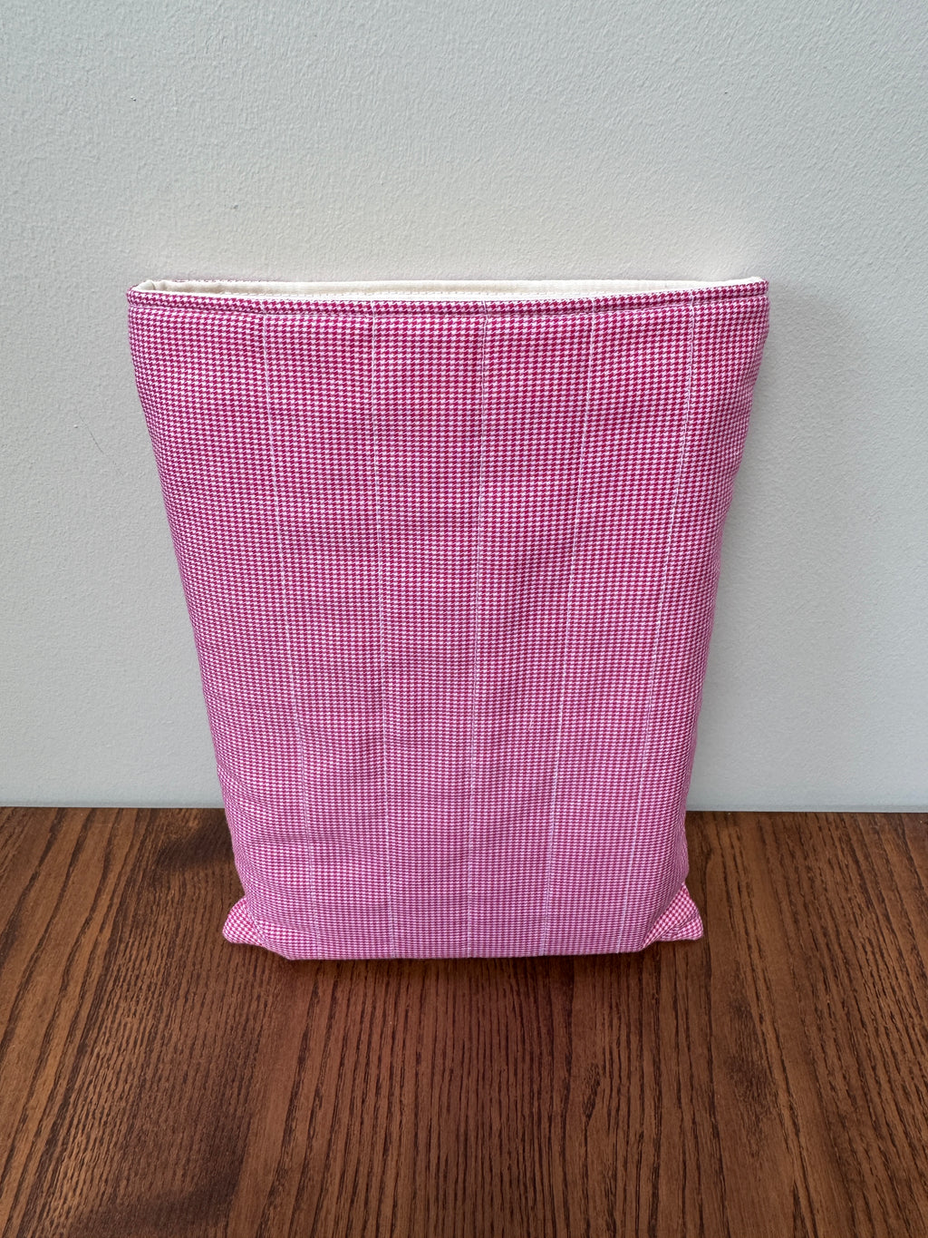 Book Sleeve - Mini Pink Houndstooth