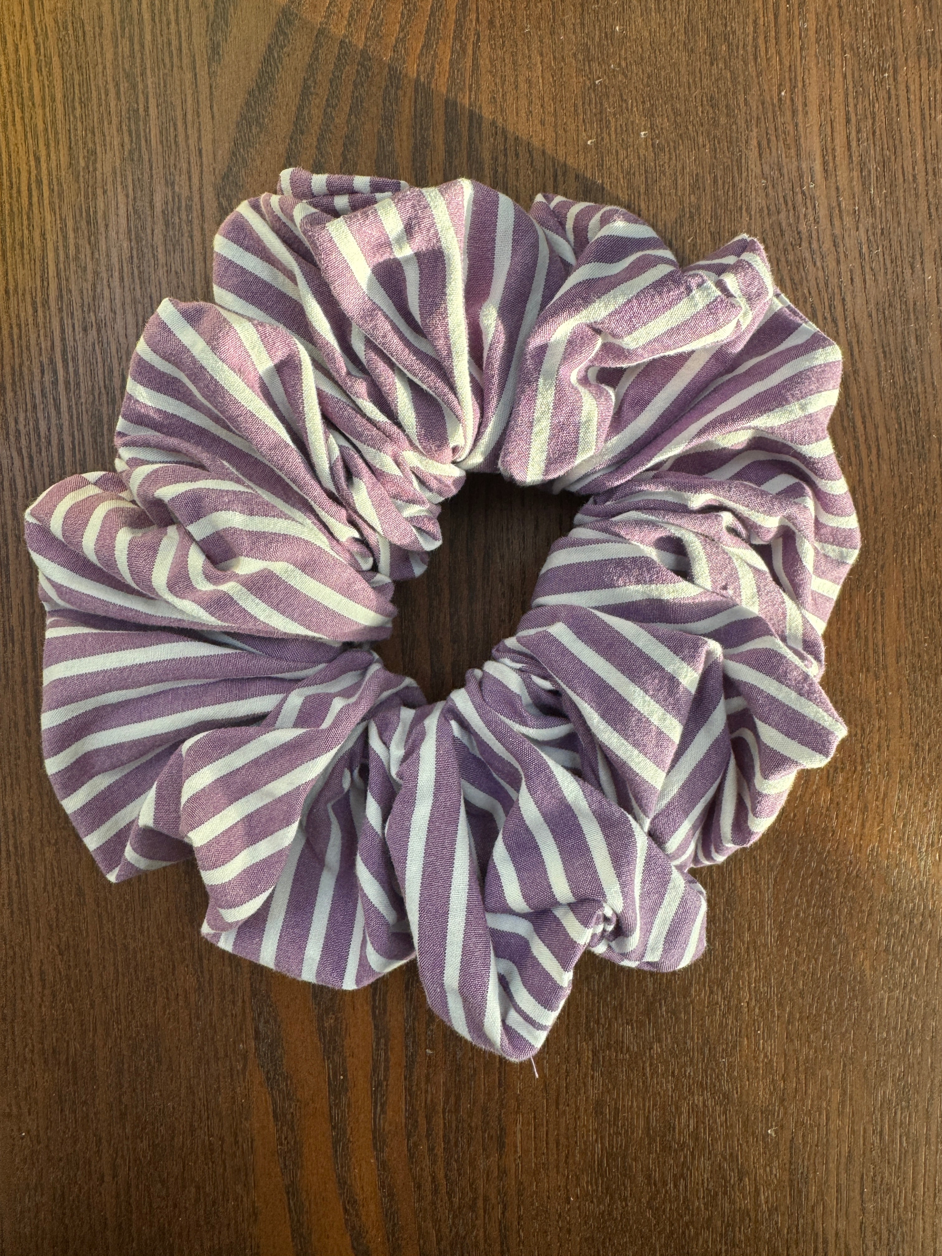 XL Scrunchie - Lilac & White Stripe