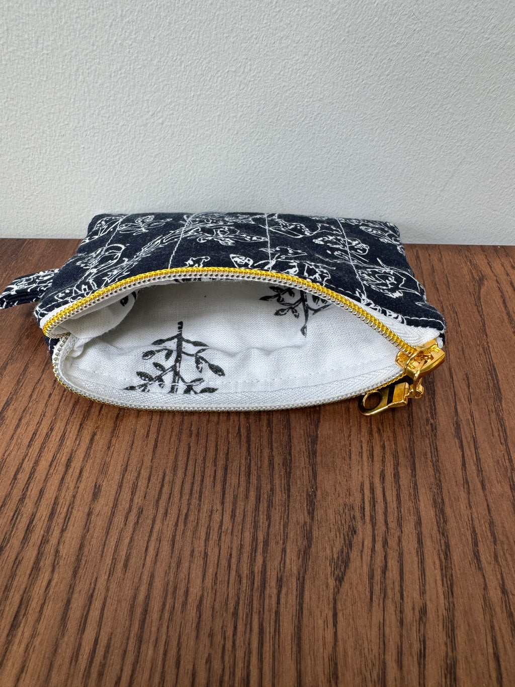 Coin Purse - Navy with White Line Botanicals