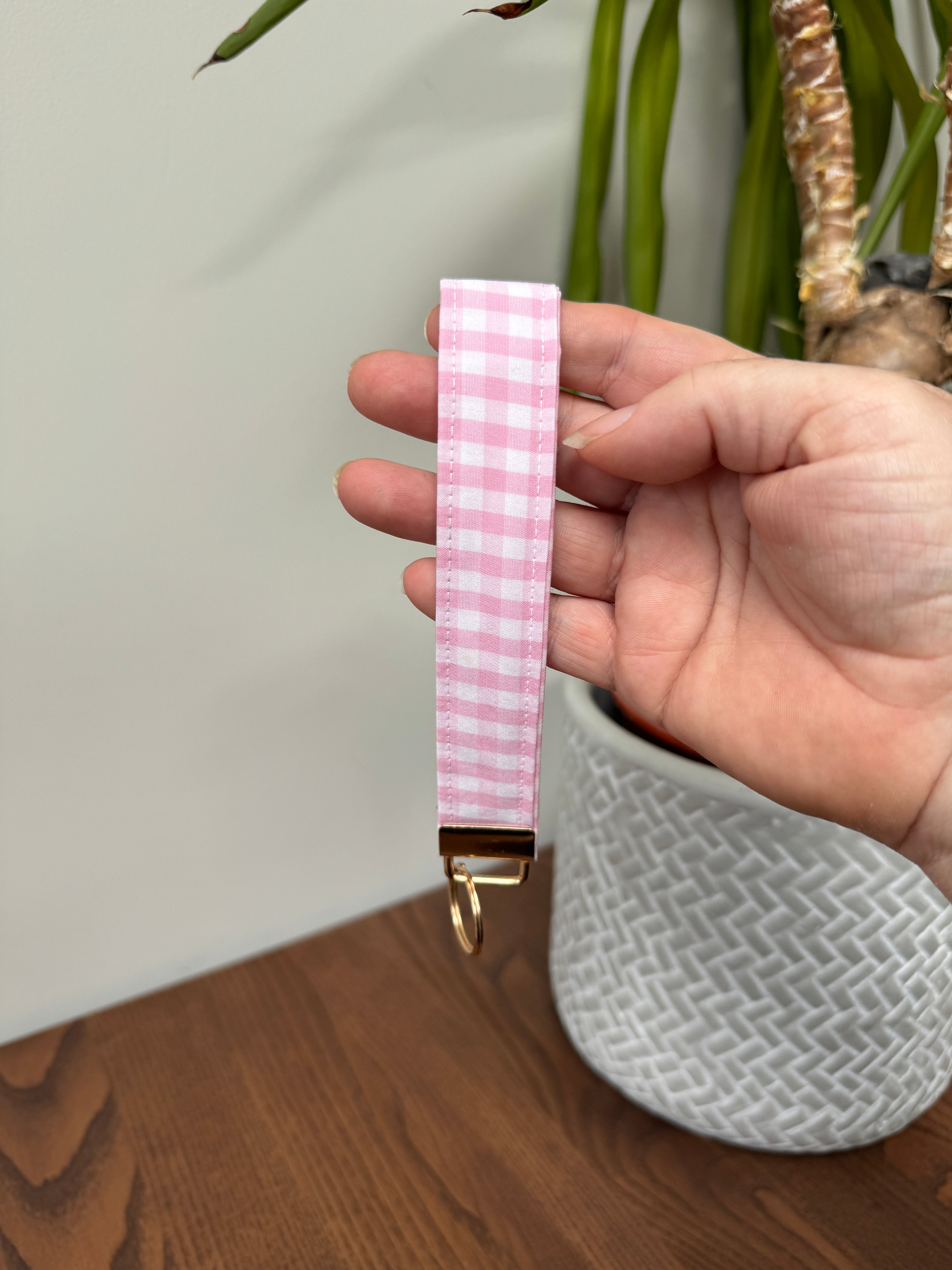 Keychain Wrislet - Pink Gingham