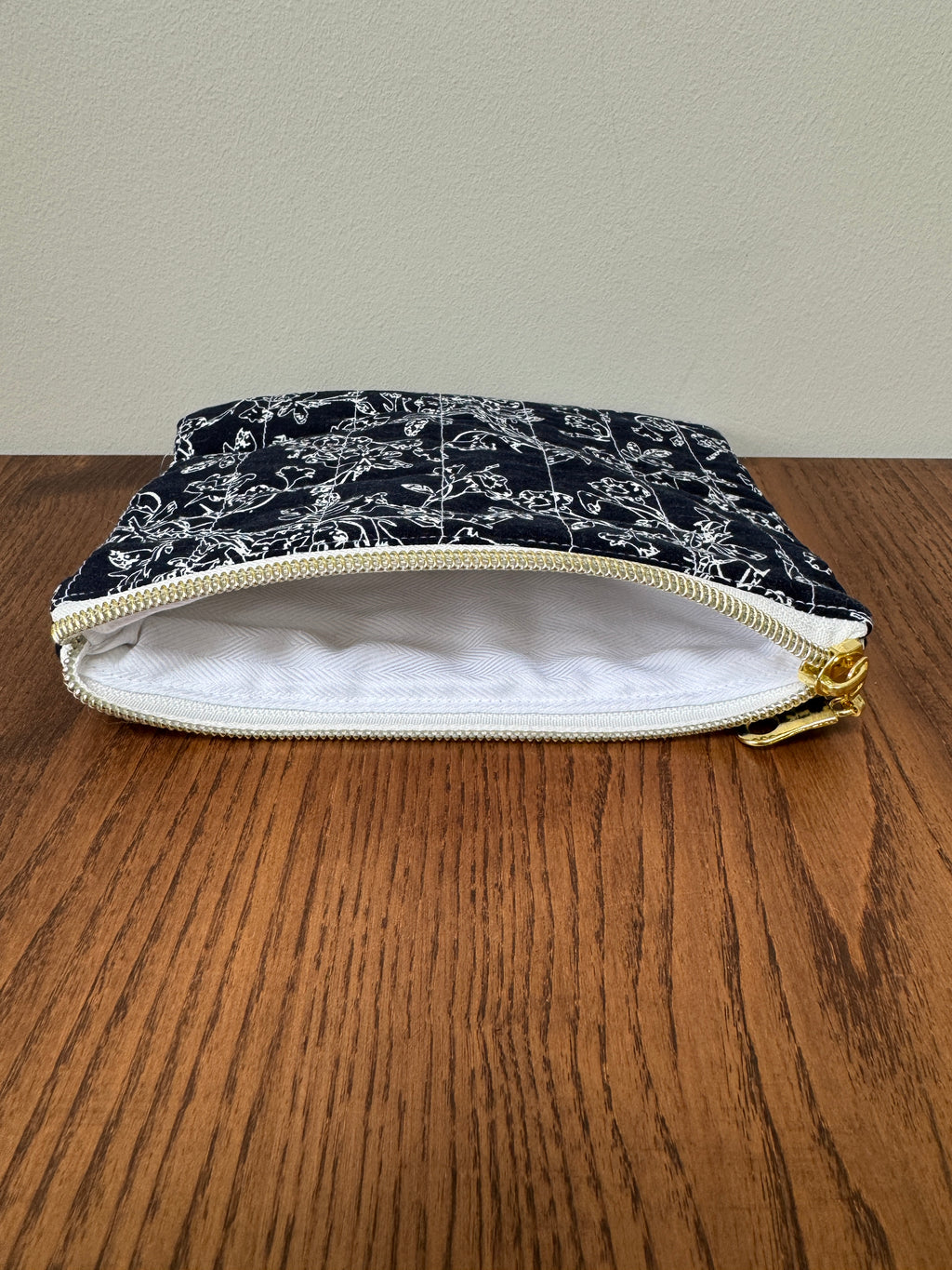 Small Zipper Pouch - Navy with White Line Botanicals