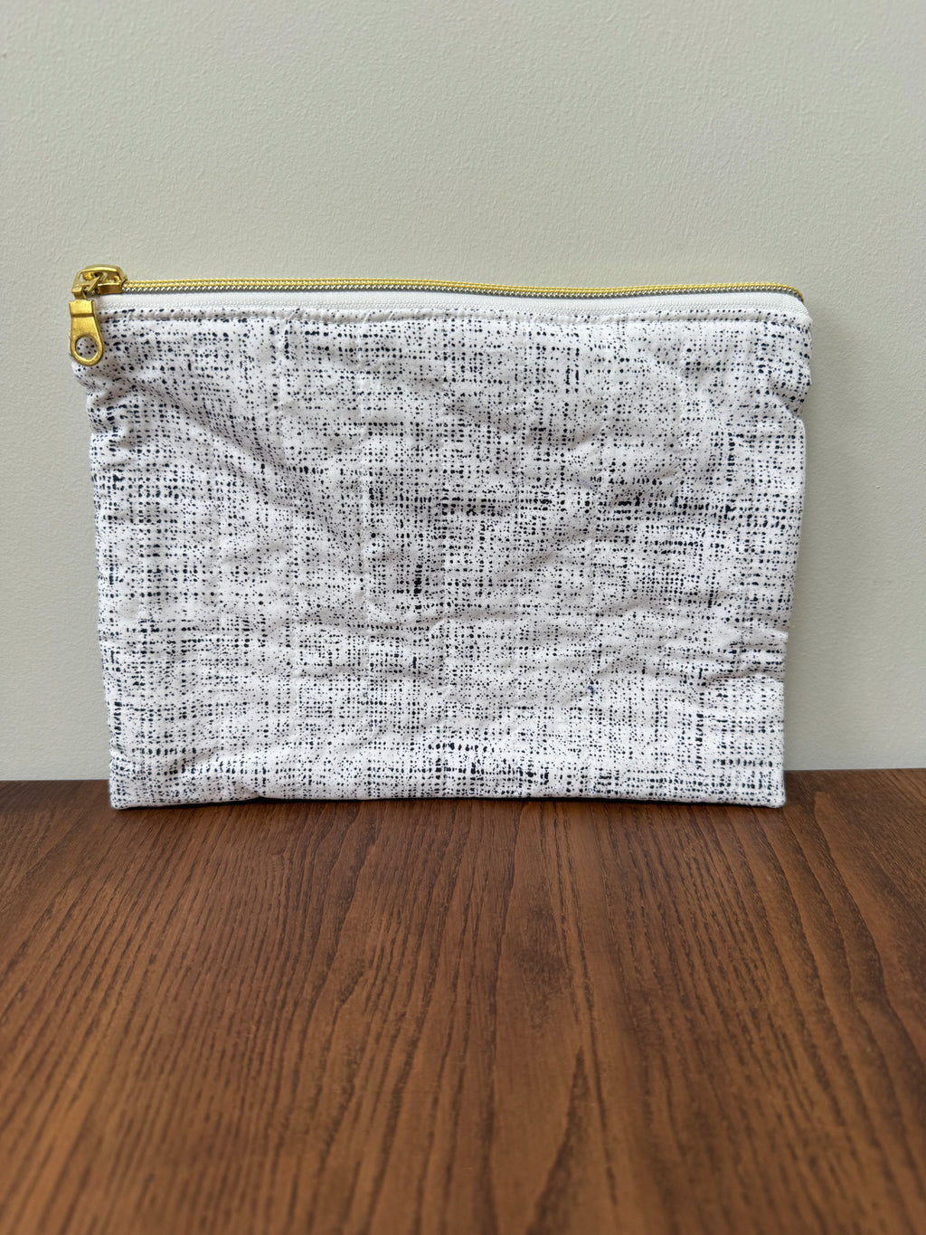 Medium Zipper Pouch - Black & White Mesh