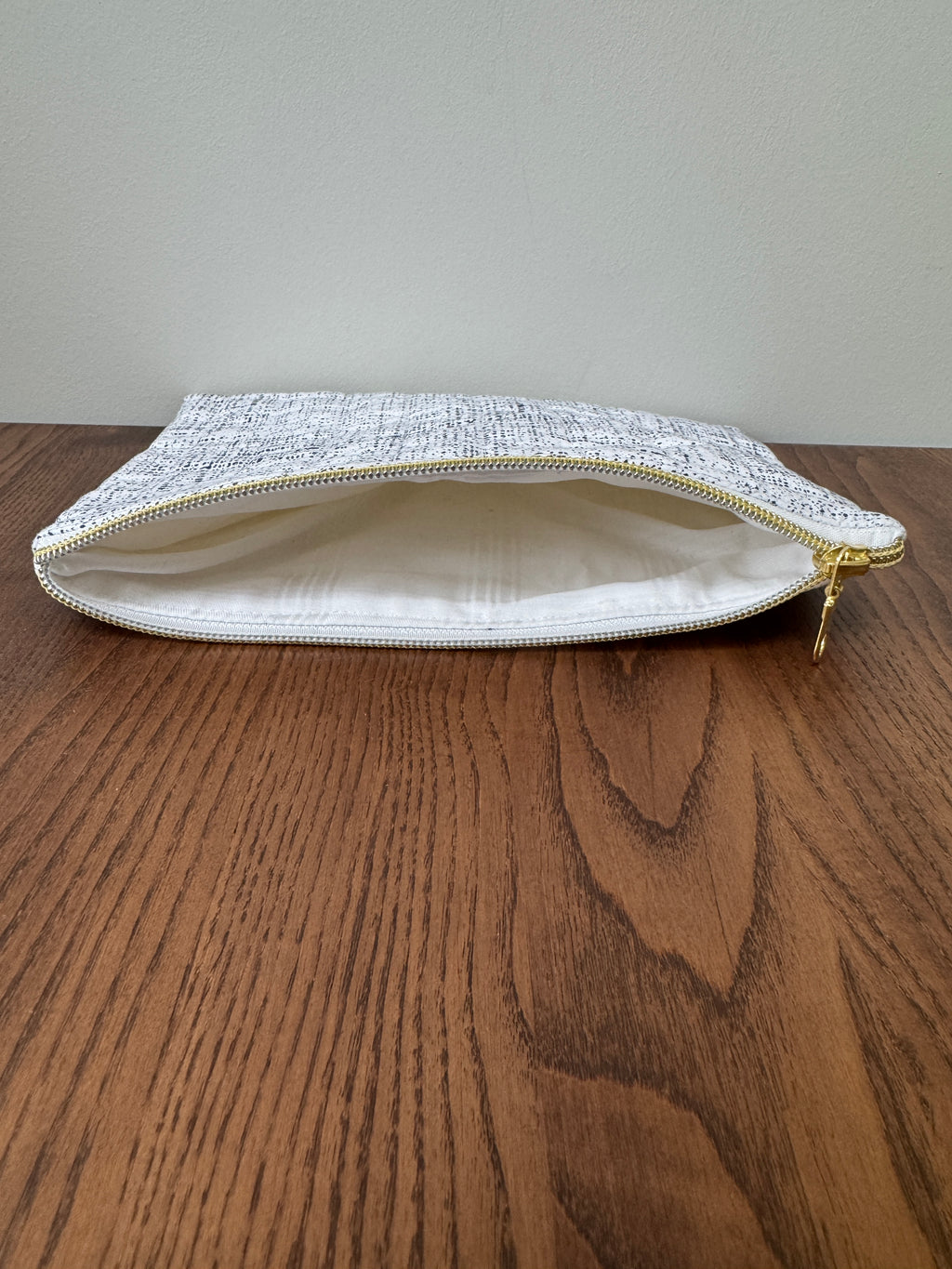 Medium Zipper Pouch - Black & White Mesh