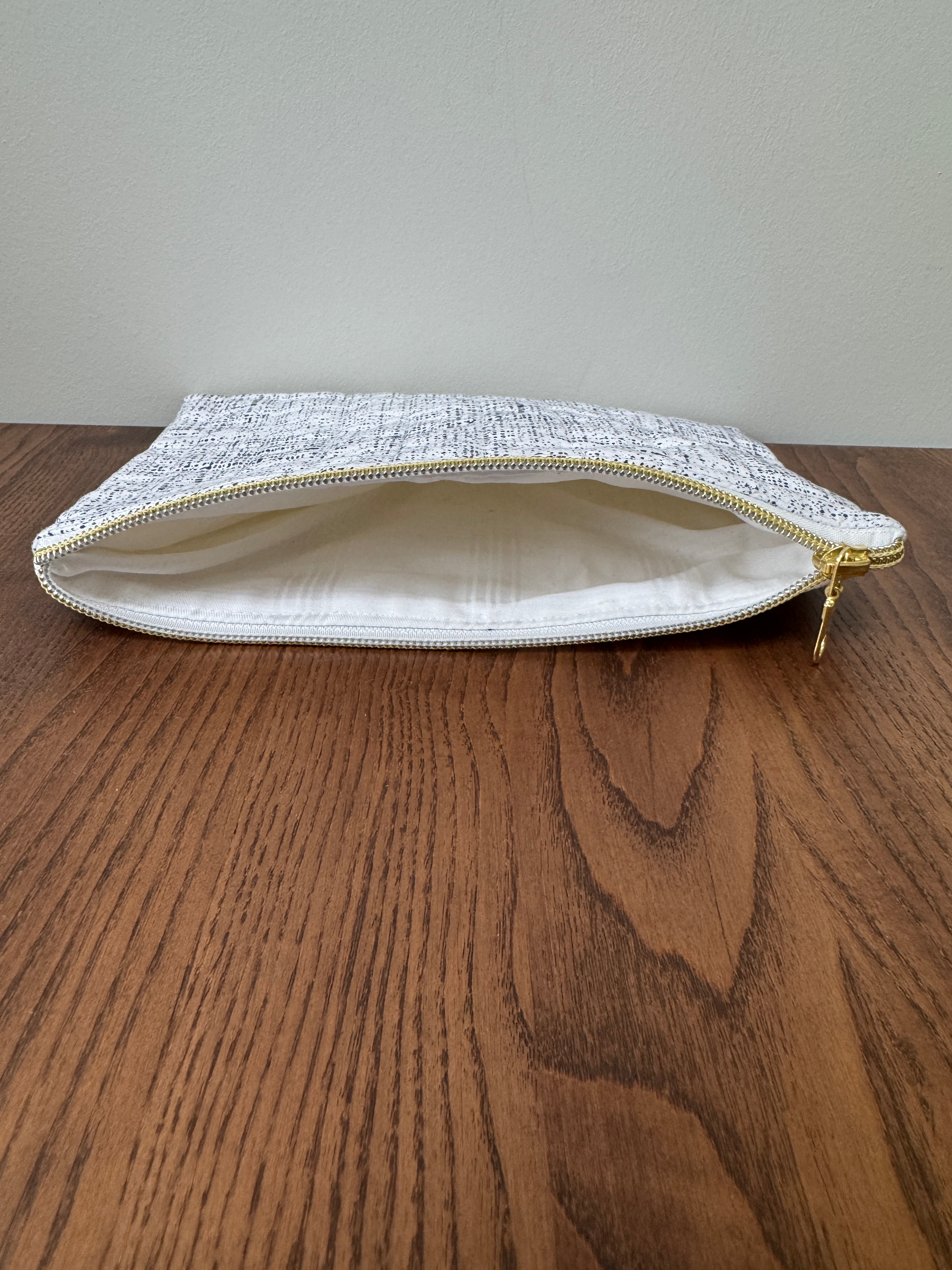 Medium Zipper Pouch - Black & White Mesh