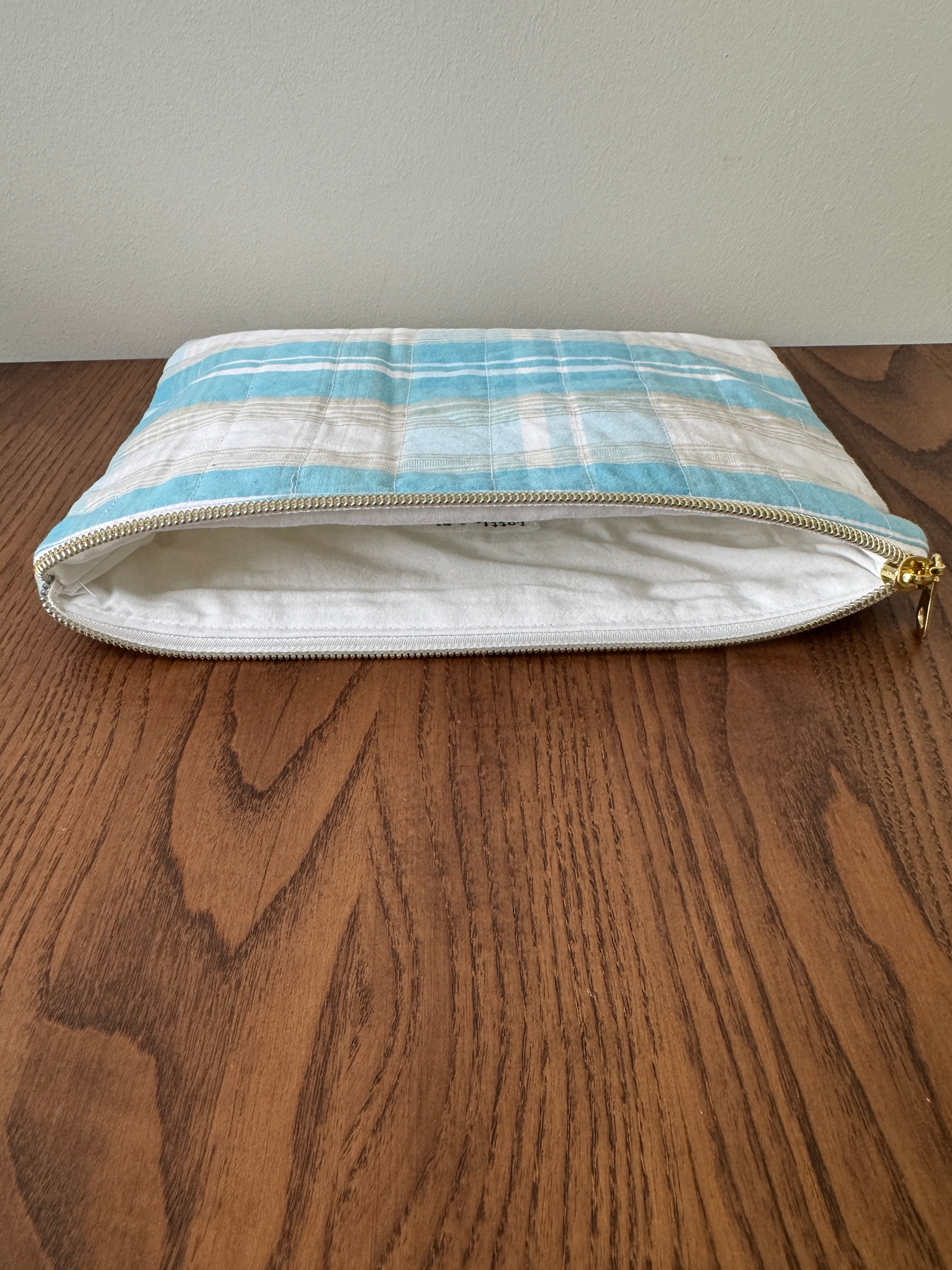 Medium Zipper Pouch - Aqua Gingham