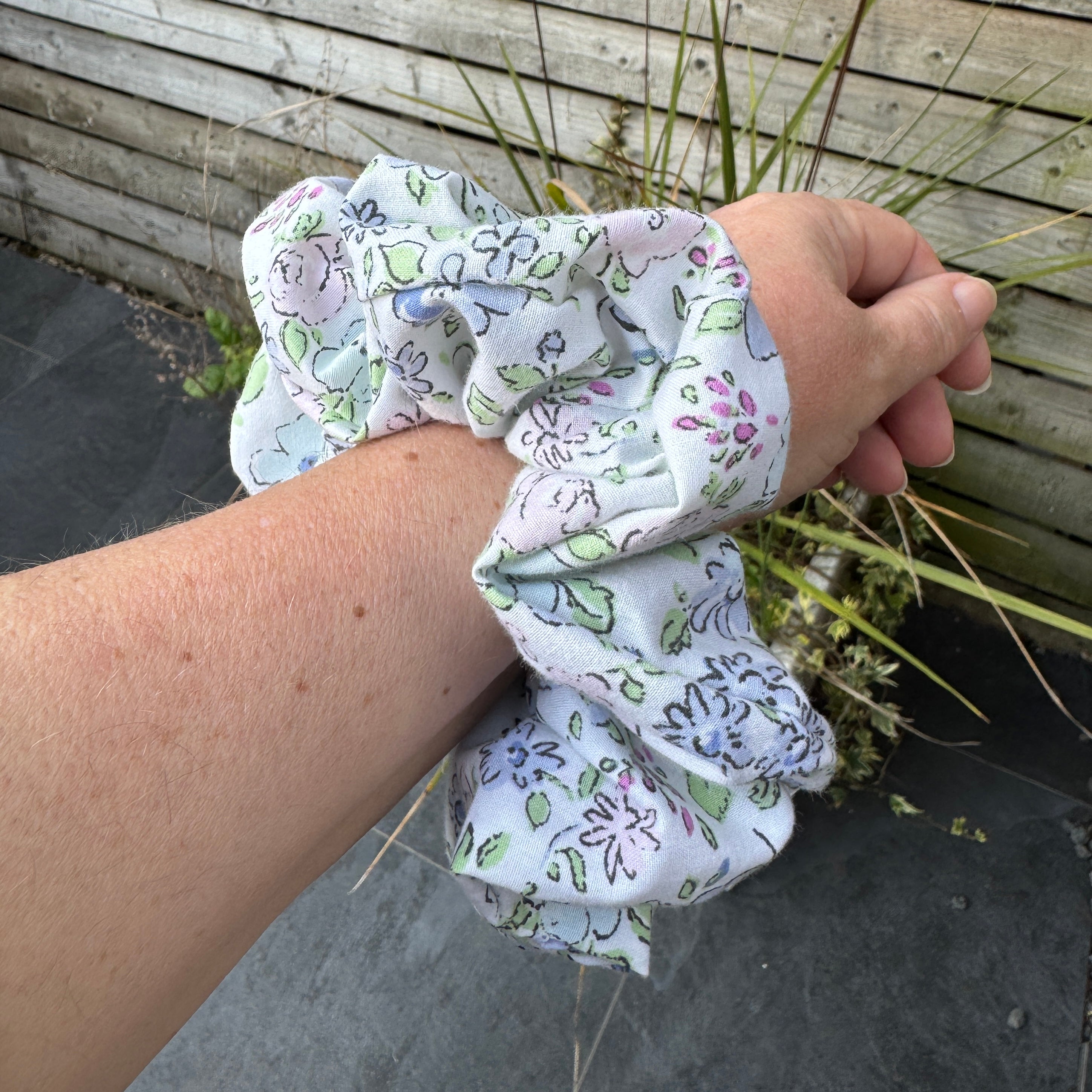 XL Scrunchie - Pastel Ditsy Floral