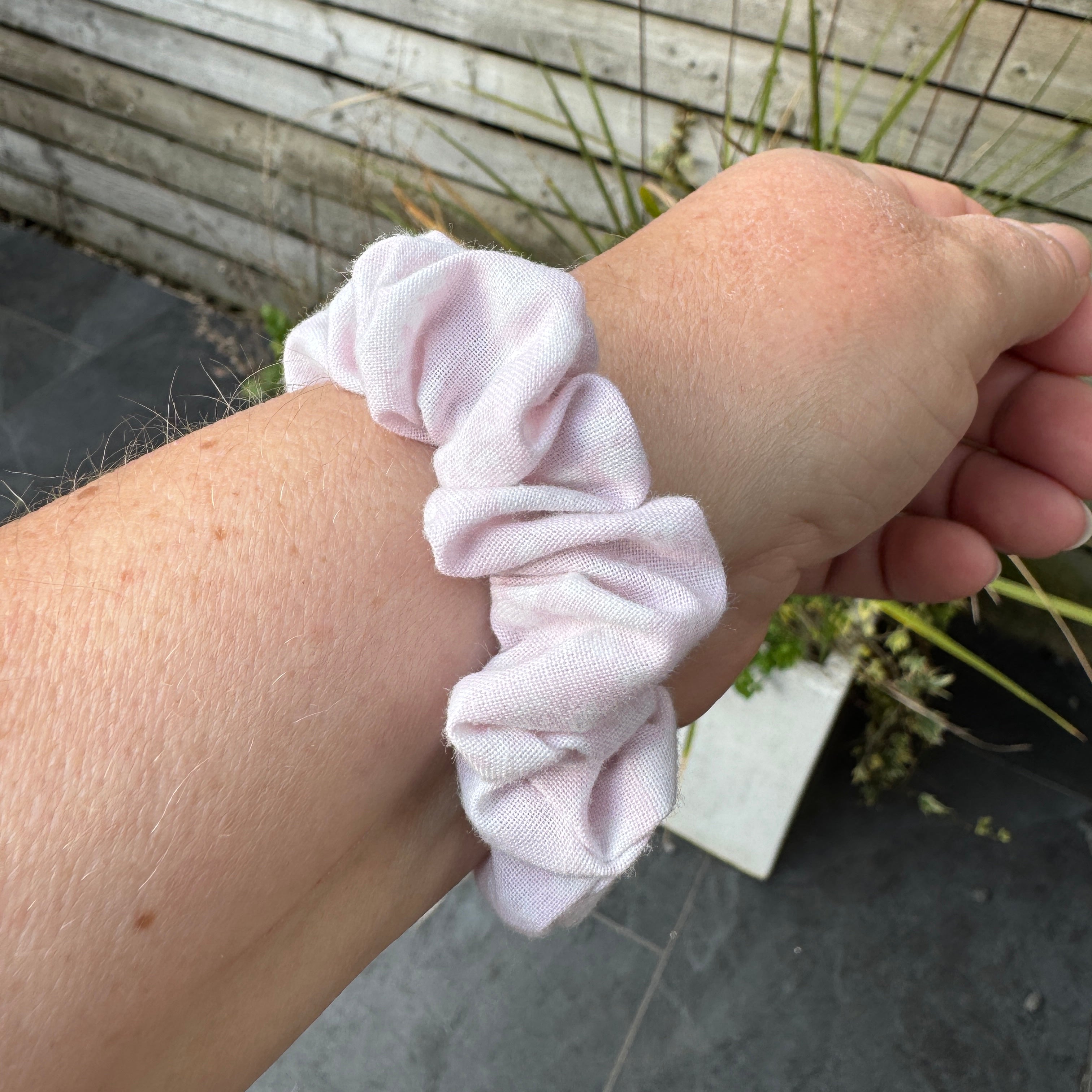 Skinny Scrunchie - Pale Pink Ditsy Floral