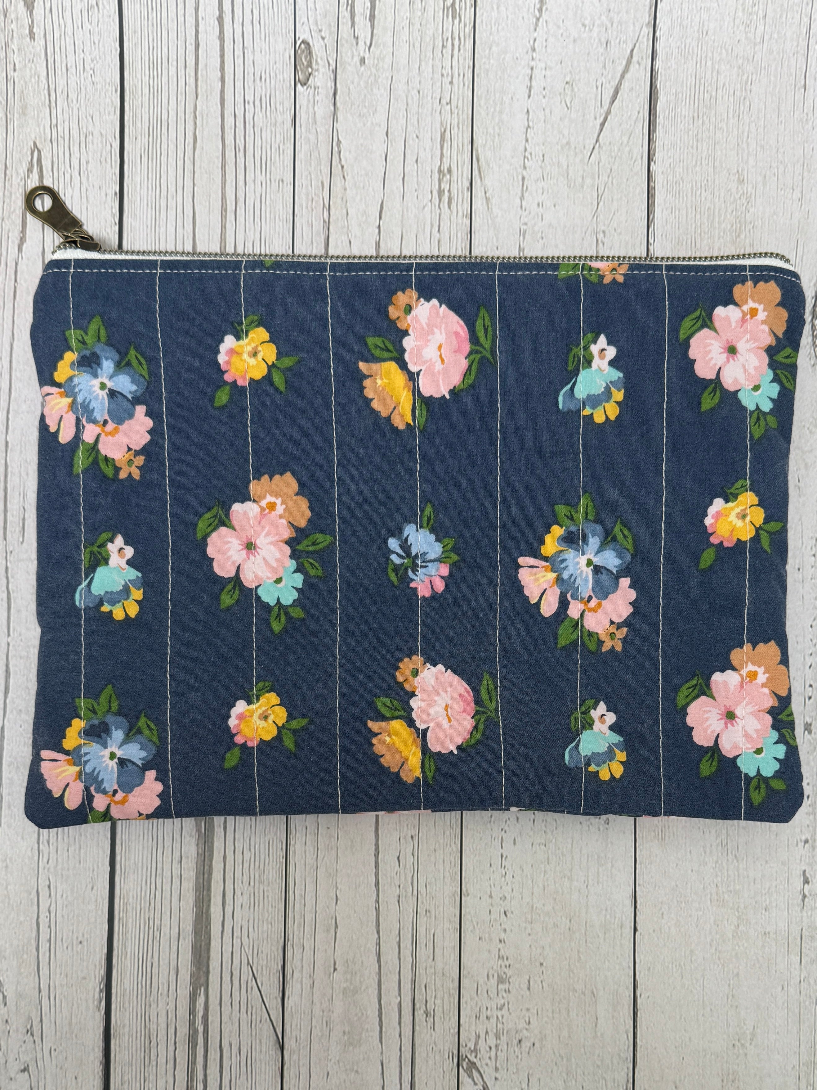 Medium Zipper Pouch - Navy Cath