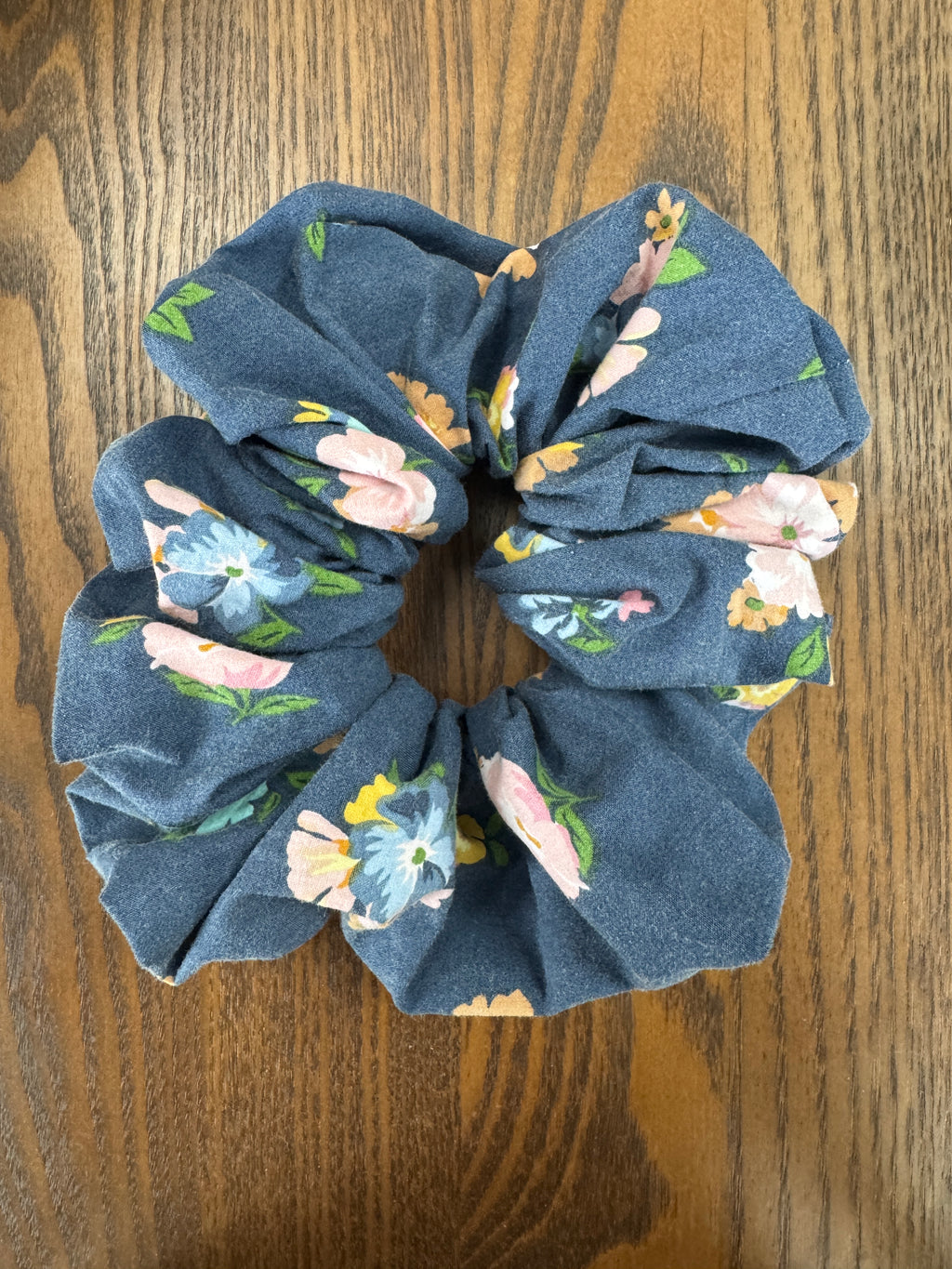 XL Scrunchie - Navy Cath