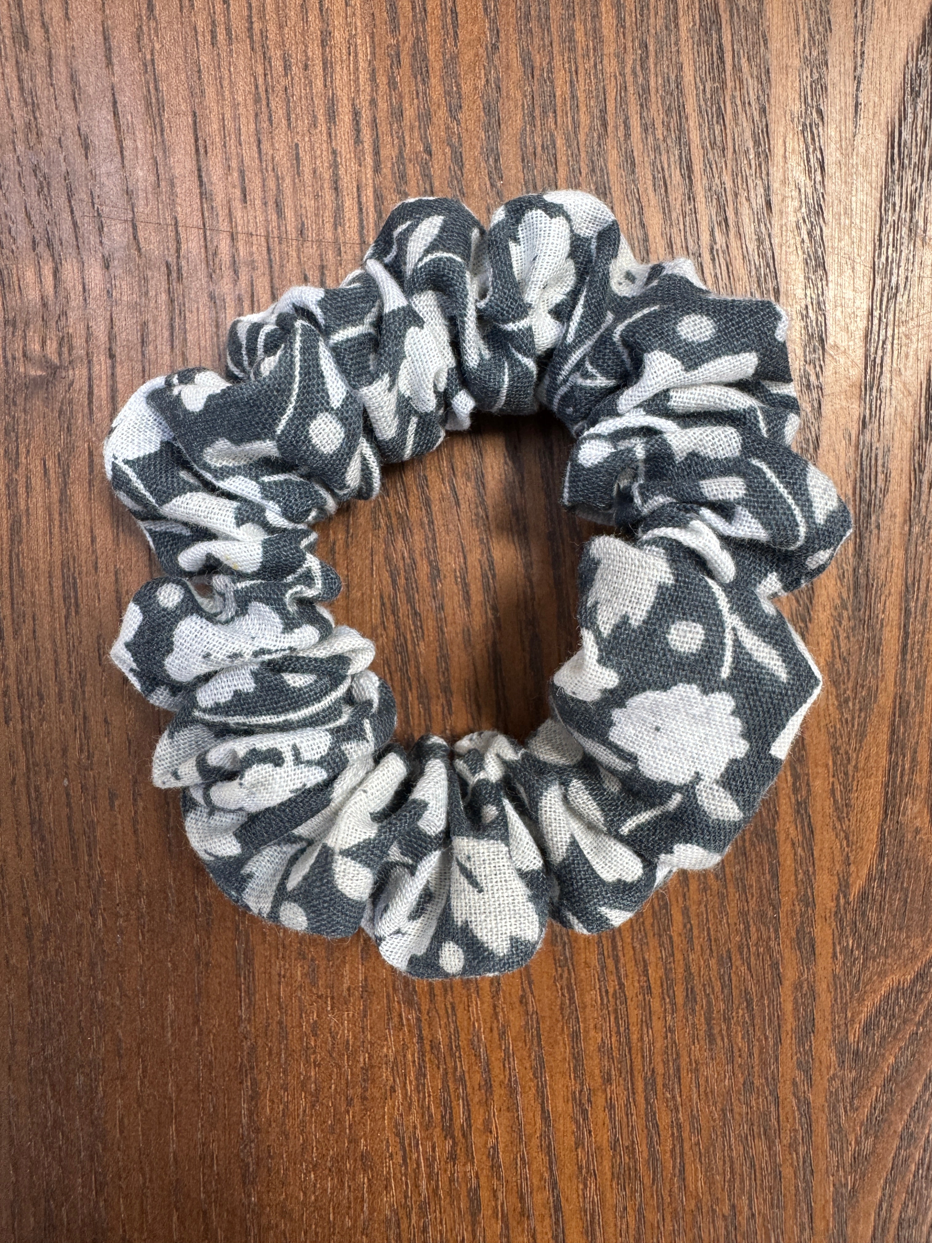 Skinny Scrunchie - Melissa