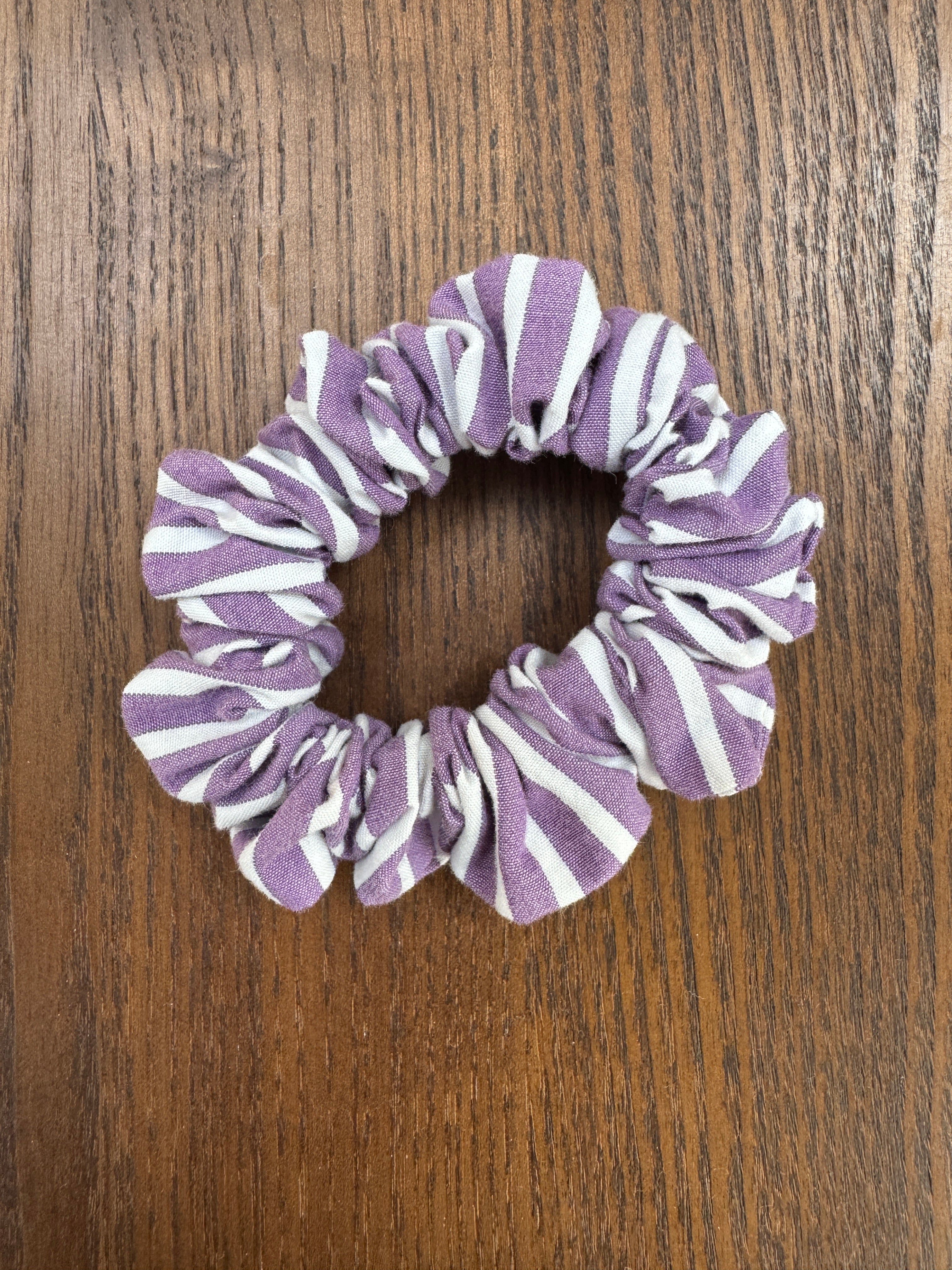 Skinny Scrunchie - Lilac Pinstripe