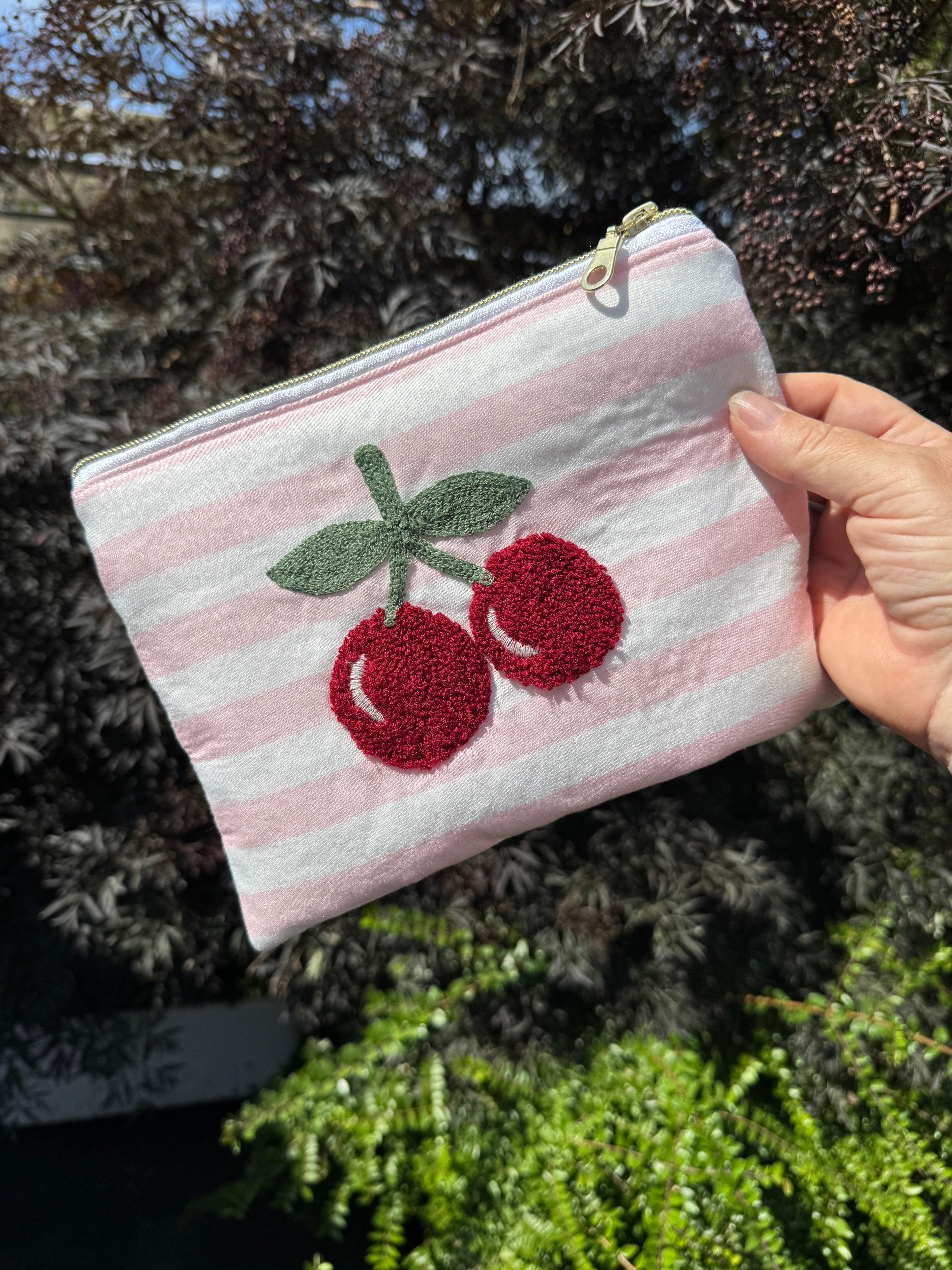 Medium Zipper Pouch - Cherry