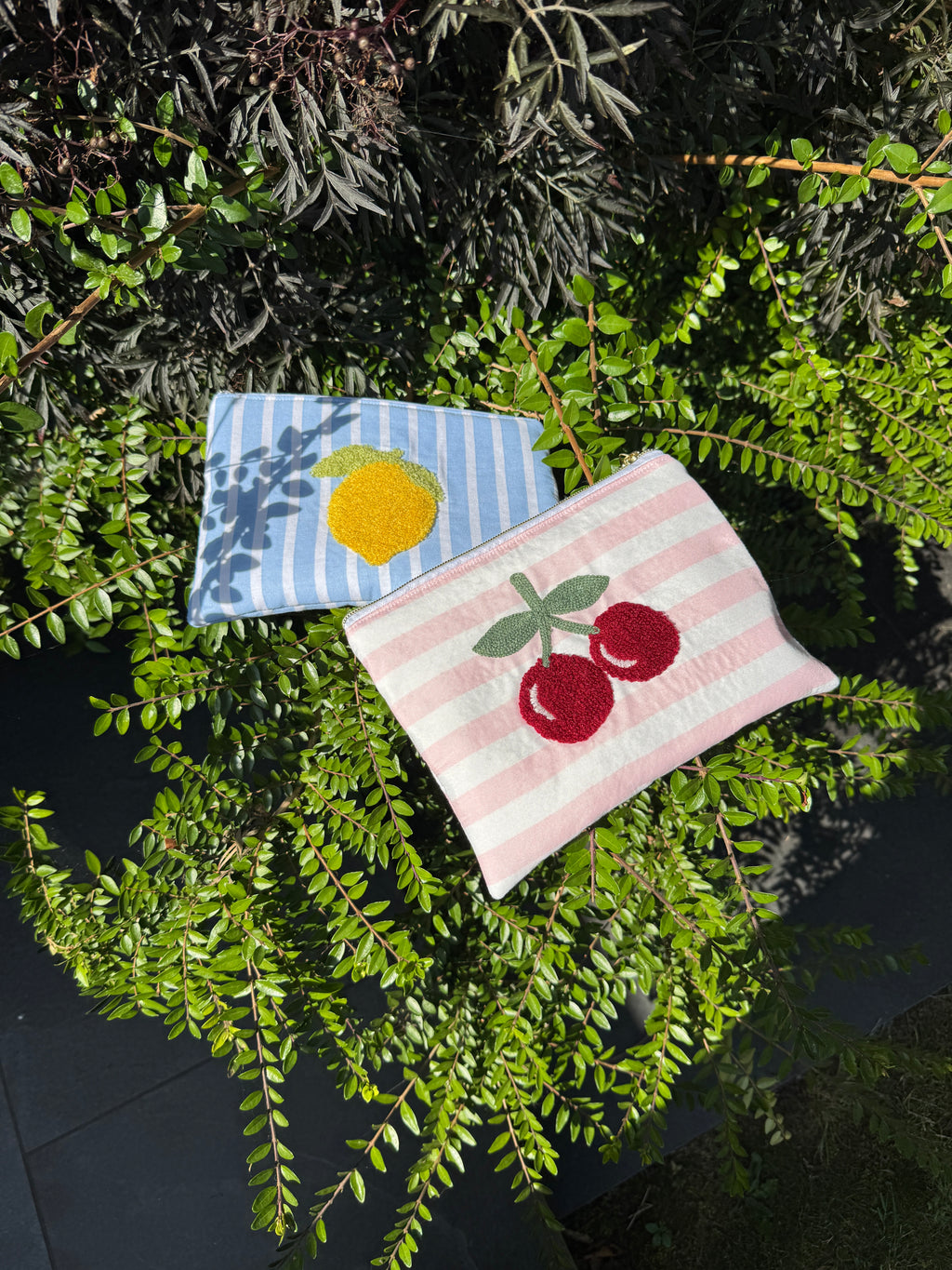 Medium Zipper Pouch - Cherry
