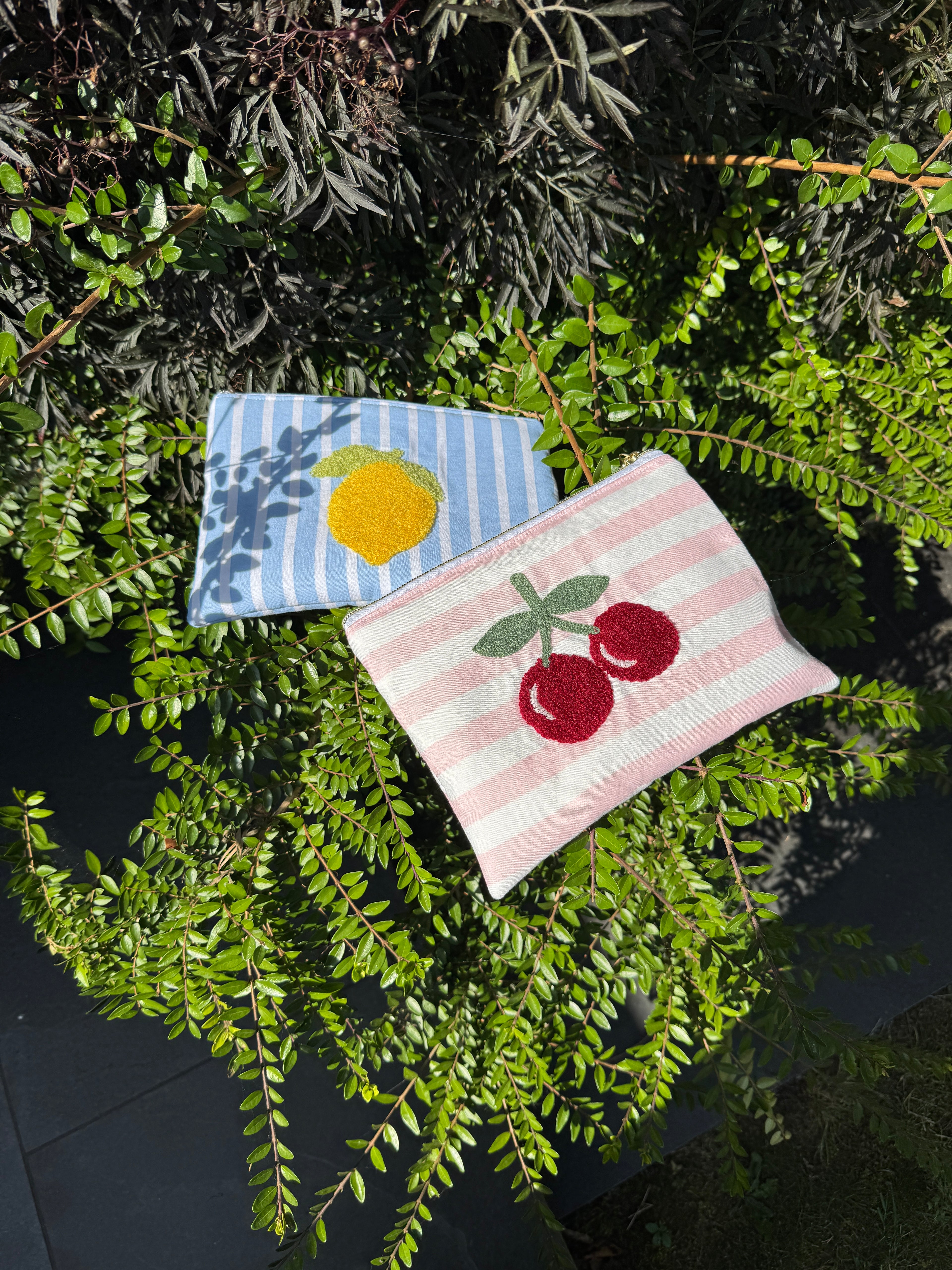 Medium Zipper Pouch - Cherry