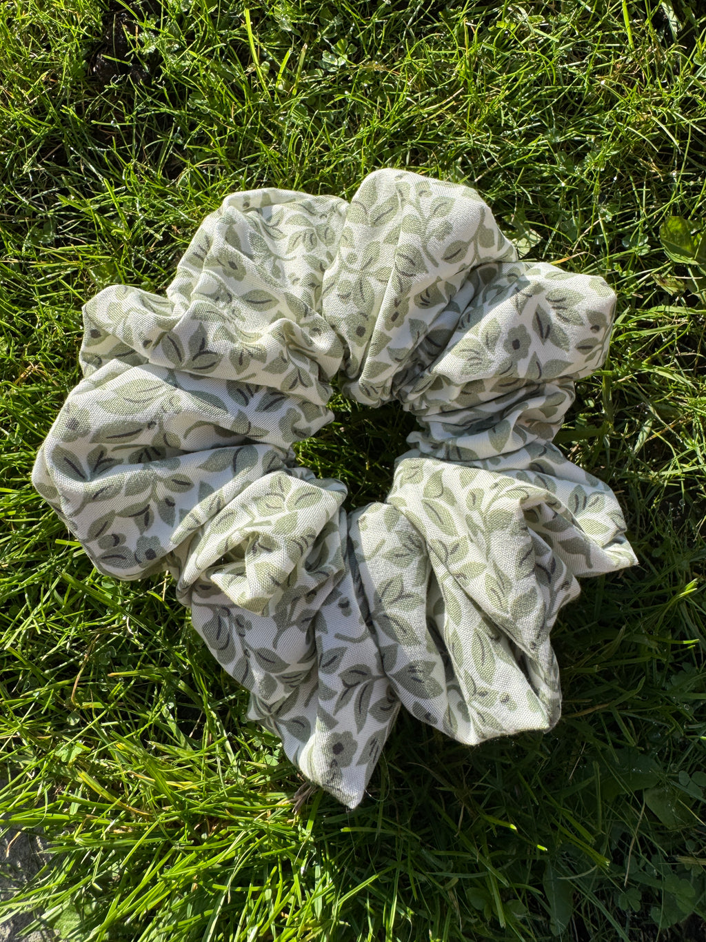 XL Scrunchie - Green Flora