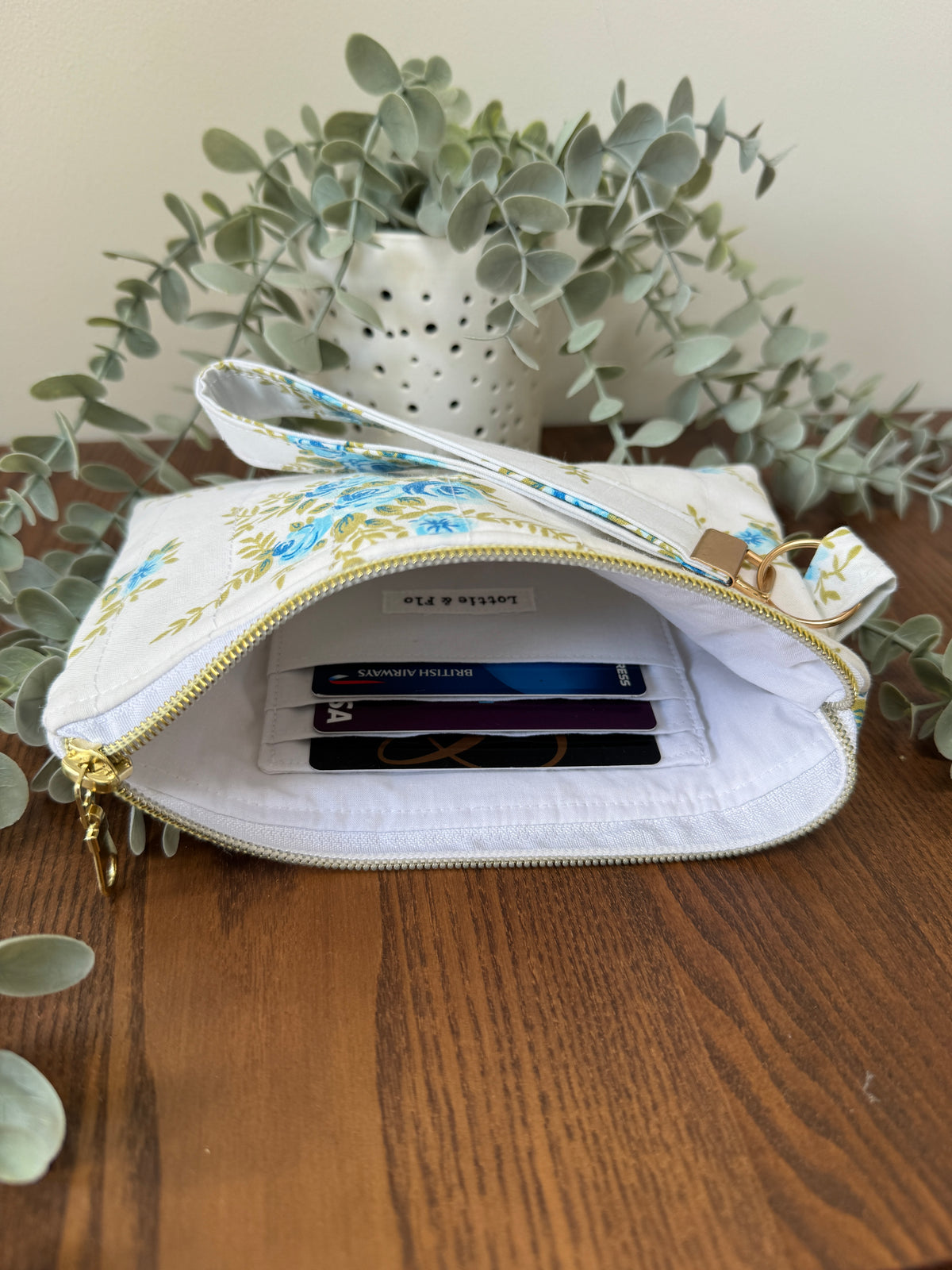 Wristlet - Vintage Blue Rose