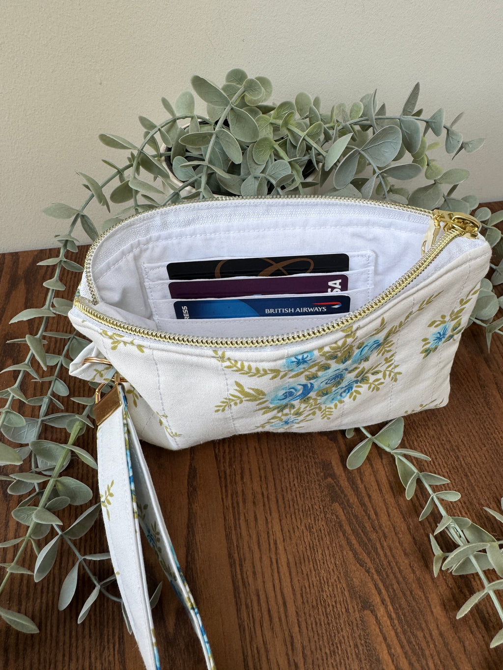 Wristlet - Vintage Blue Rose