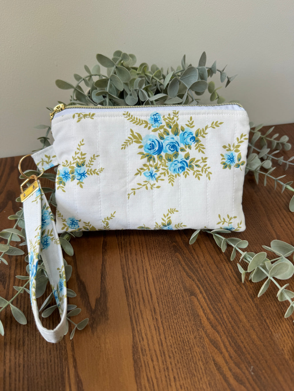 Wristlet - Vintage Blue Rose