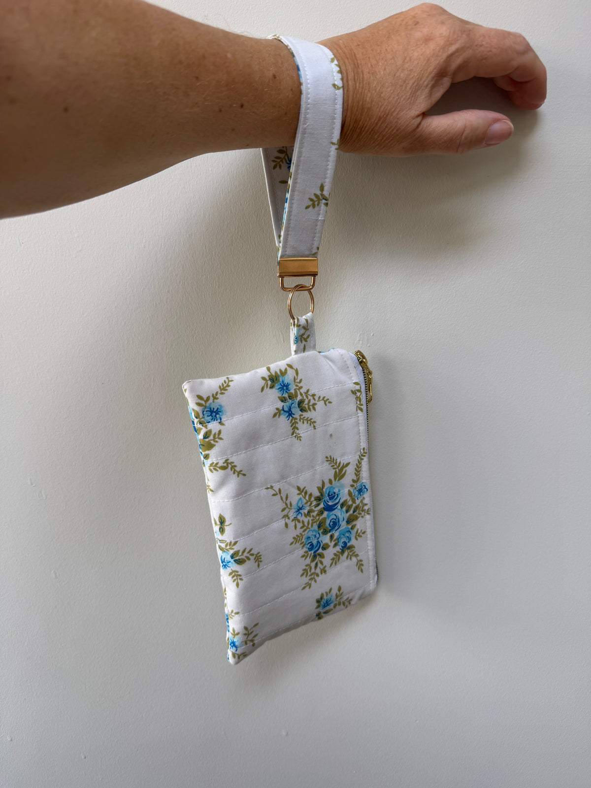 Wristlet - Vintage Blue Rose