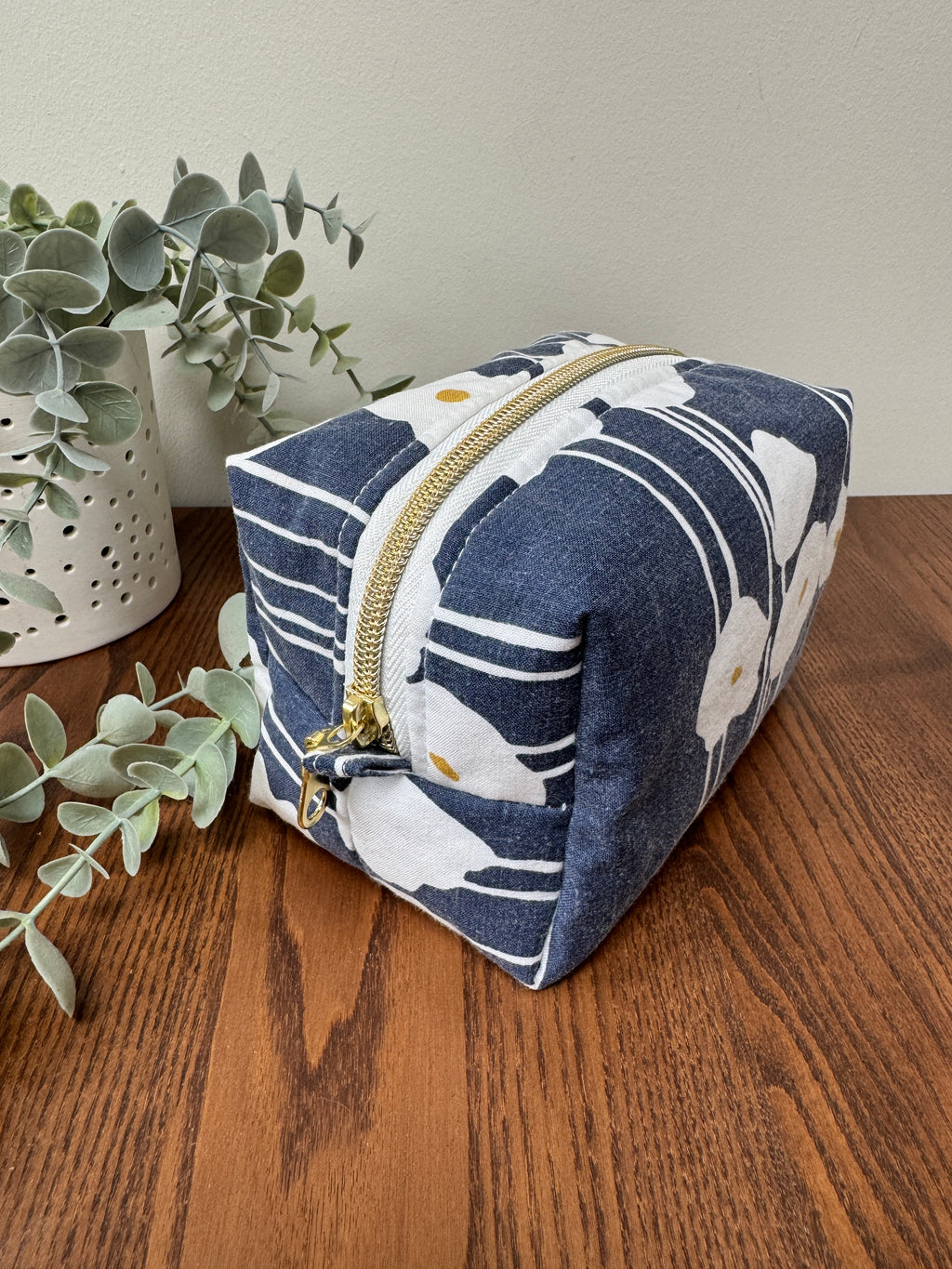 Small Boxy Zipper Pouch - Navy Modern Abstract Floral