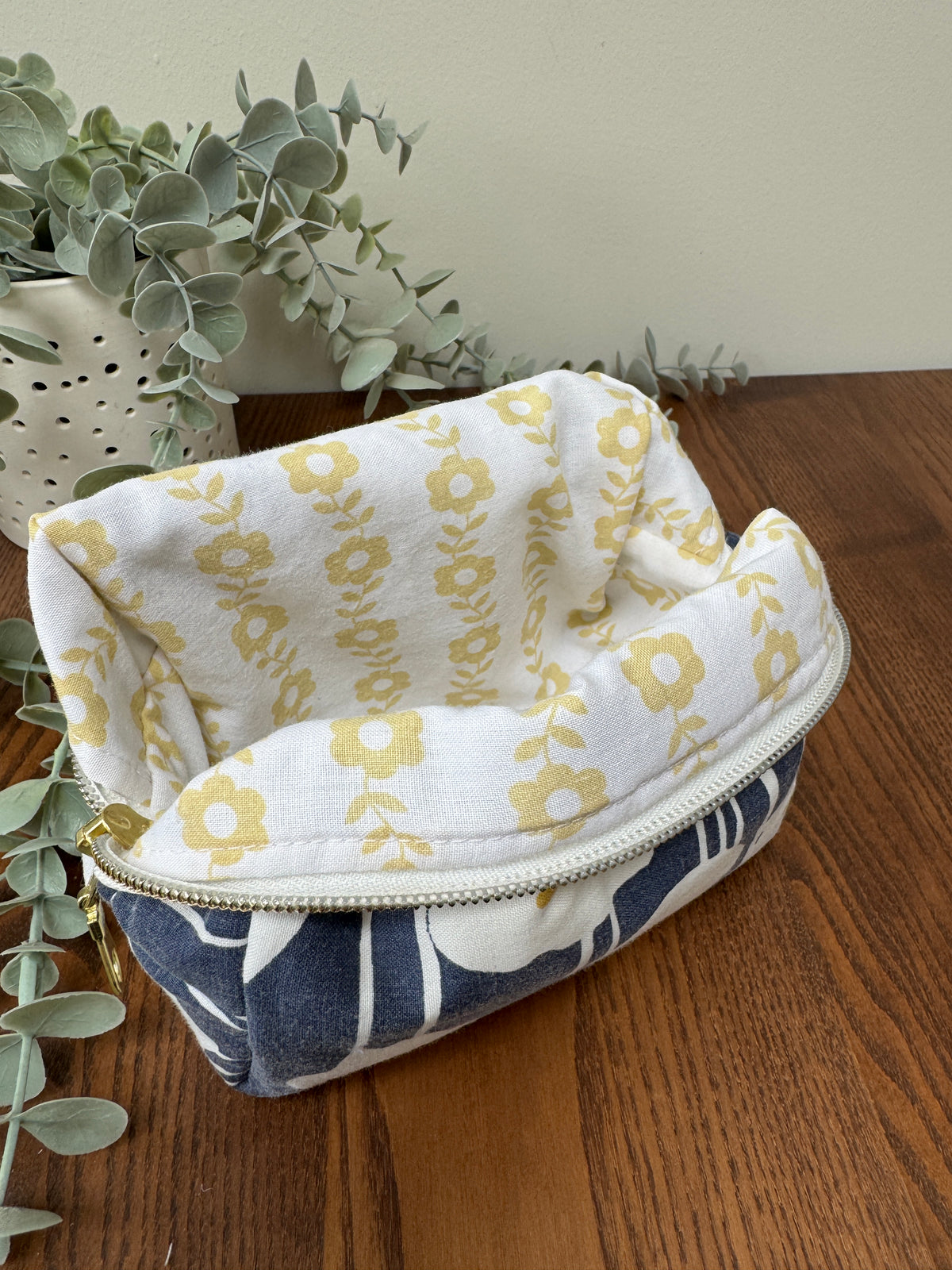 Small Boxy Zipper Pouch - Navy Modern Abstract Floral