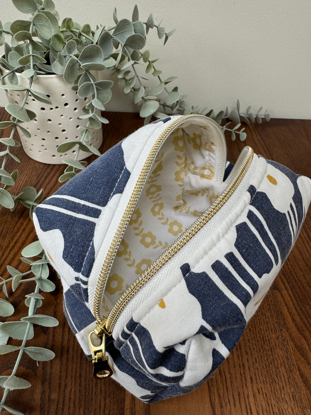 Small Boxy Zipper Pouch - Navy Modern Abstract Floral