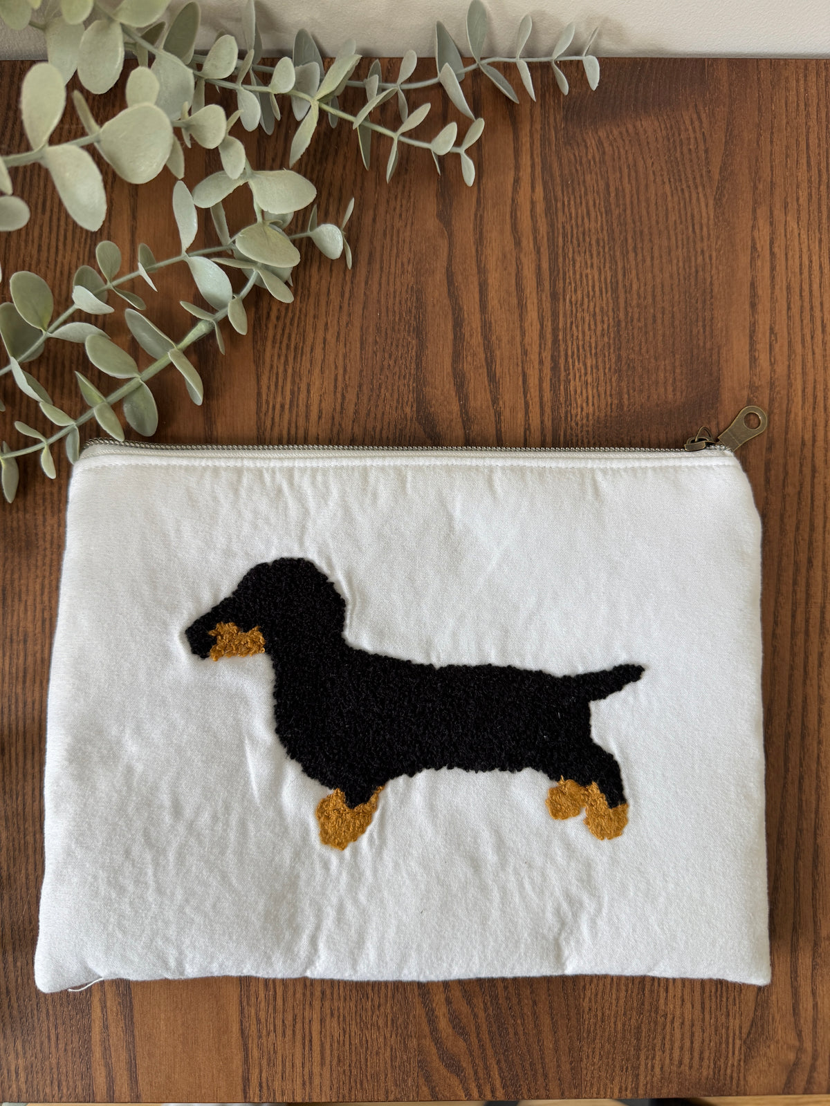 Medium Tufted Zipper Pouch - Dachshund